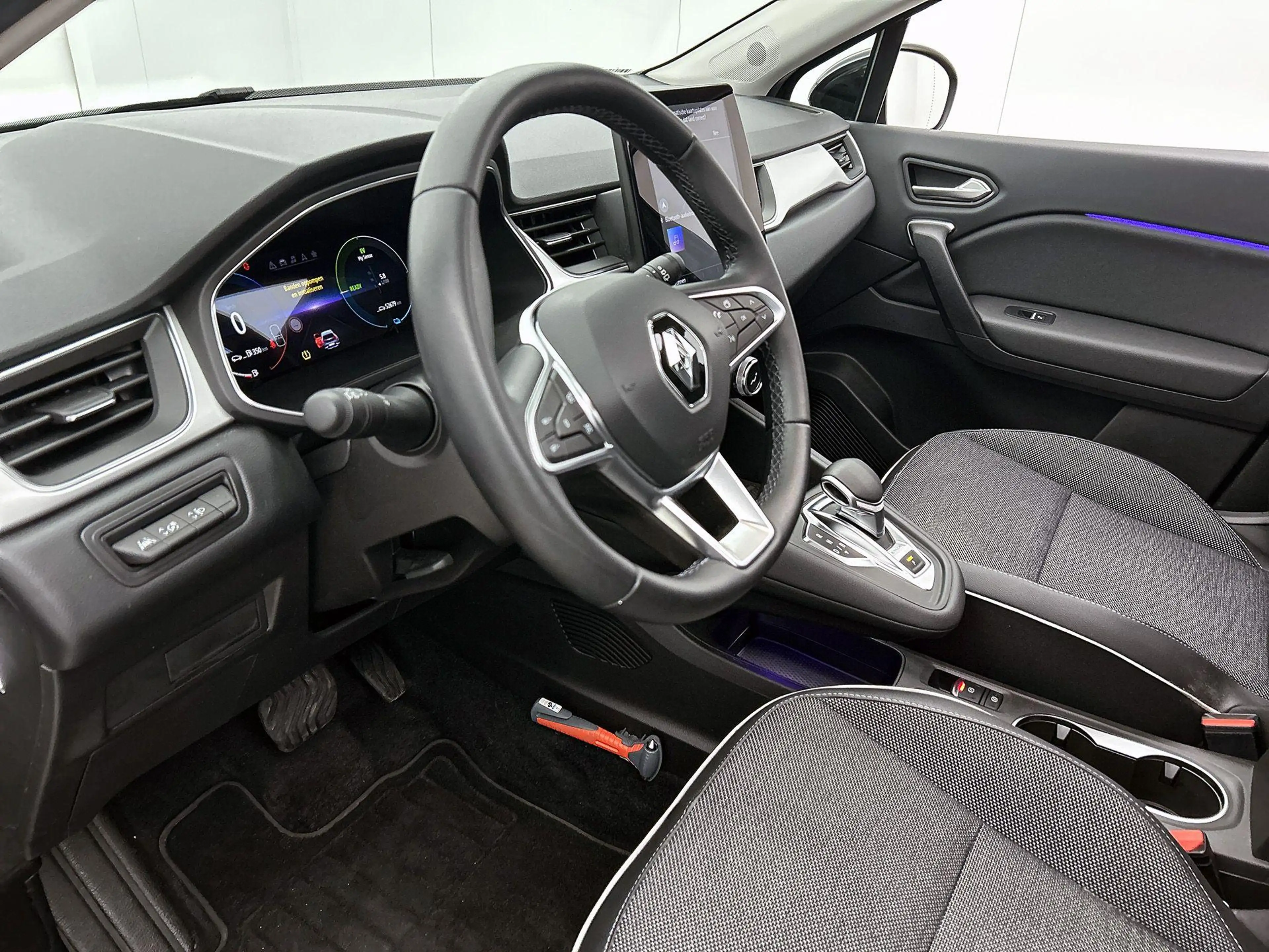Renault Captur Captur E-TECH hybrid 140 Intens — photo 8