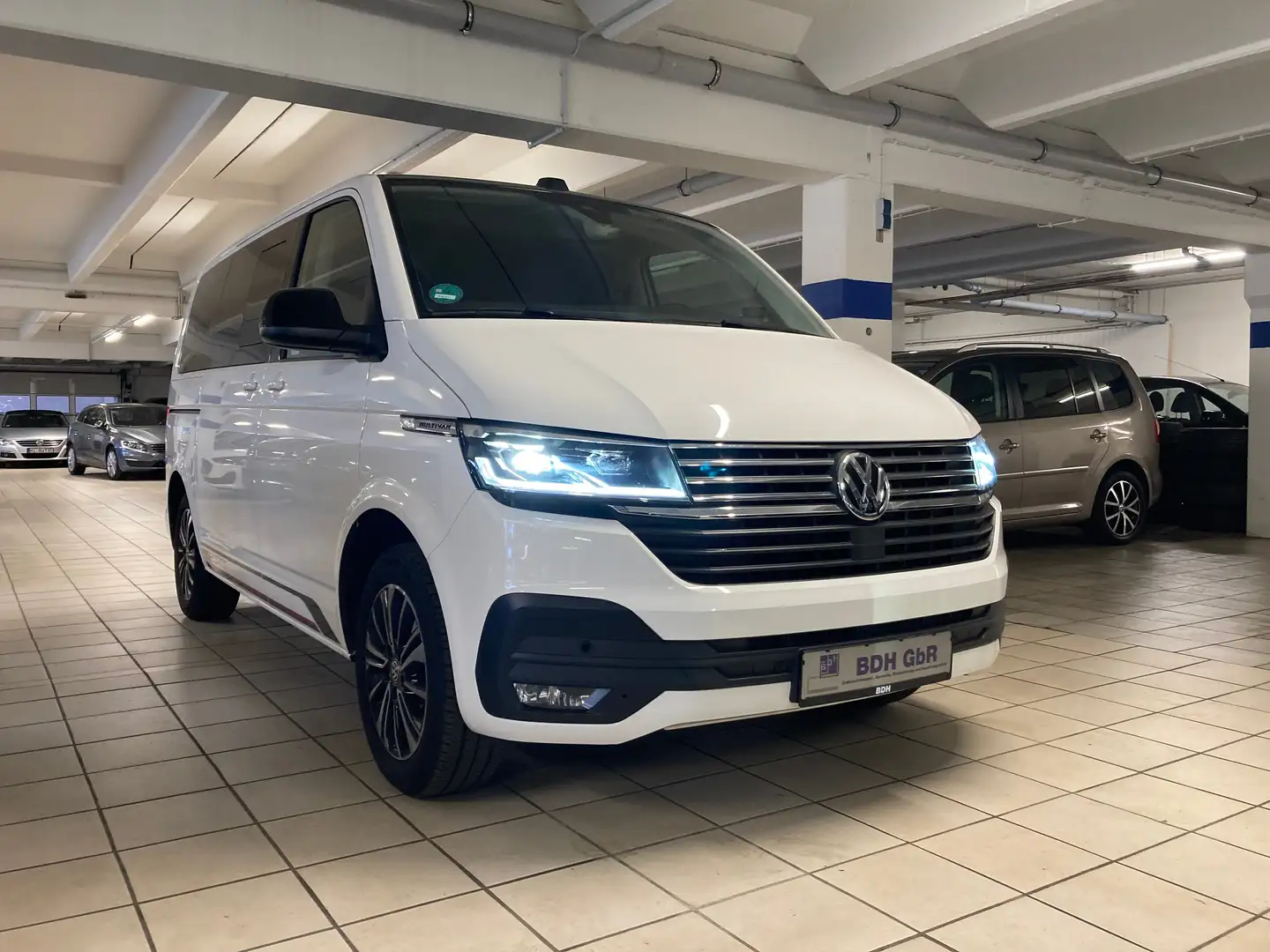Volkswagen T6.1 Multivan 2.0 TDI Multivan Edition FWD Weiß - 1