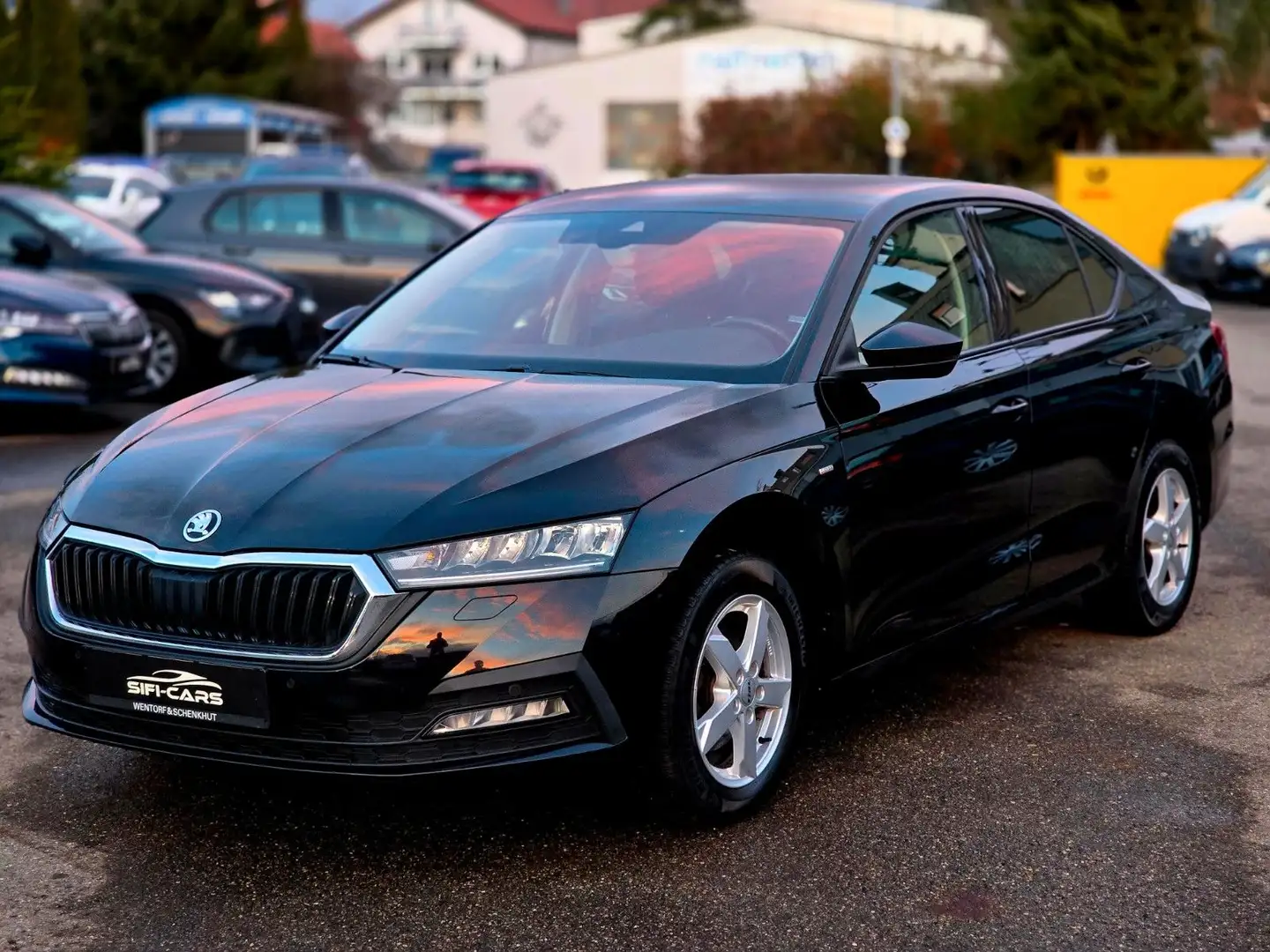 Skoda Octavia 2.0 TDI Lim.*CLEVER*DSG*NAVI*LED*KAMERA* Schwarz - 2