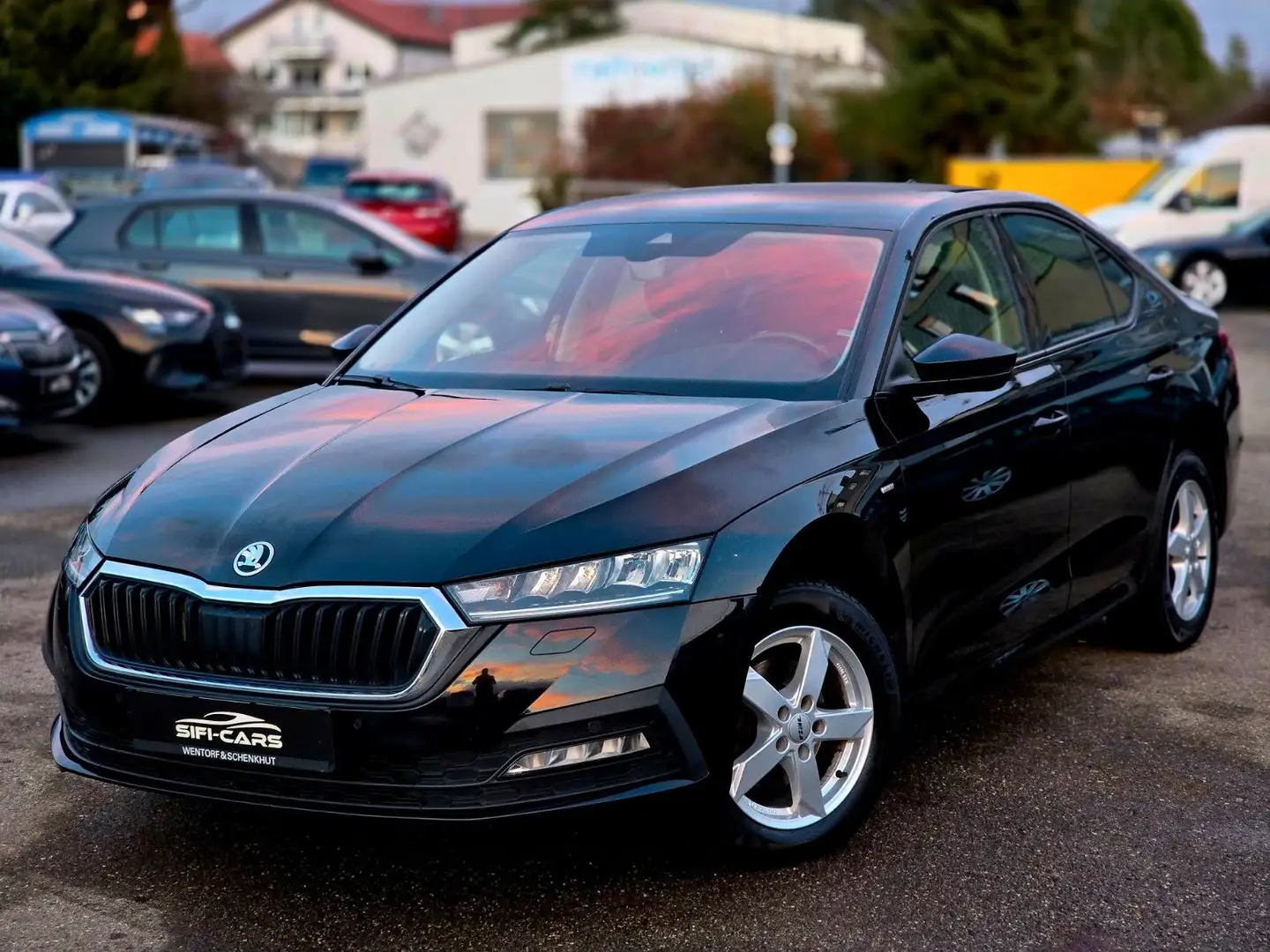 Skoda Octavia 2.0 TDI Lim.*CLEVER*DSG*NAVI*LED*KAMERA* Schwarz - 1