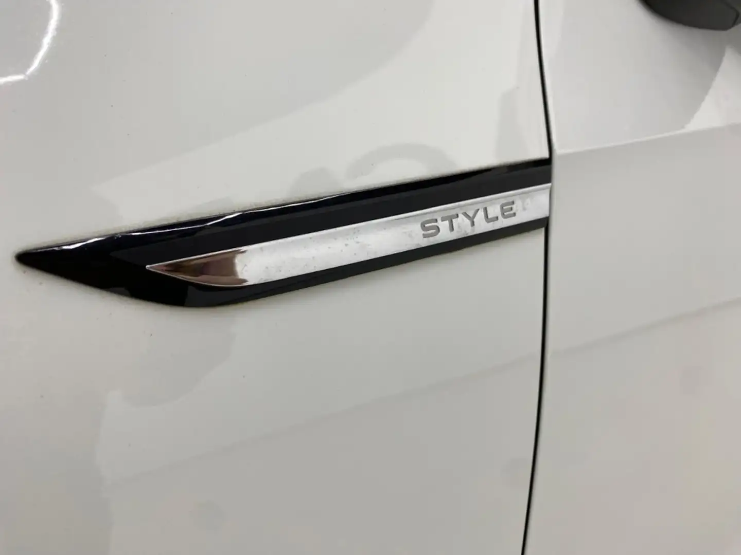 Volkswagen Golf 1.5 TSI Evo Advance 110kW Blanco - 2
