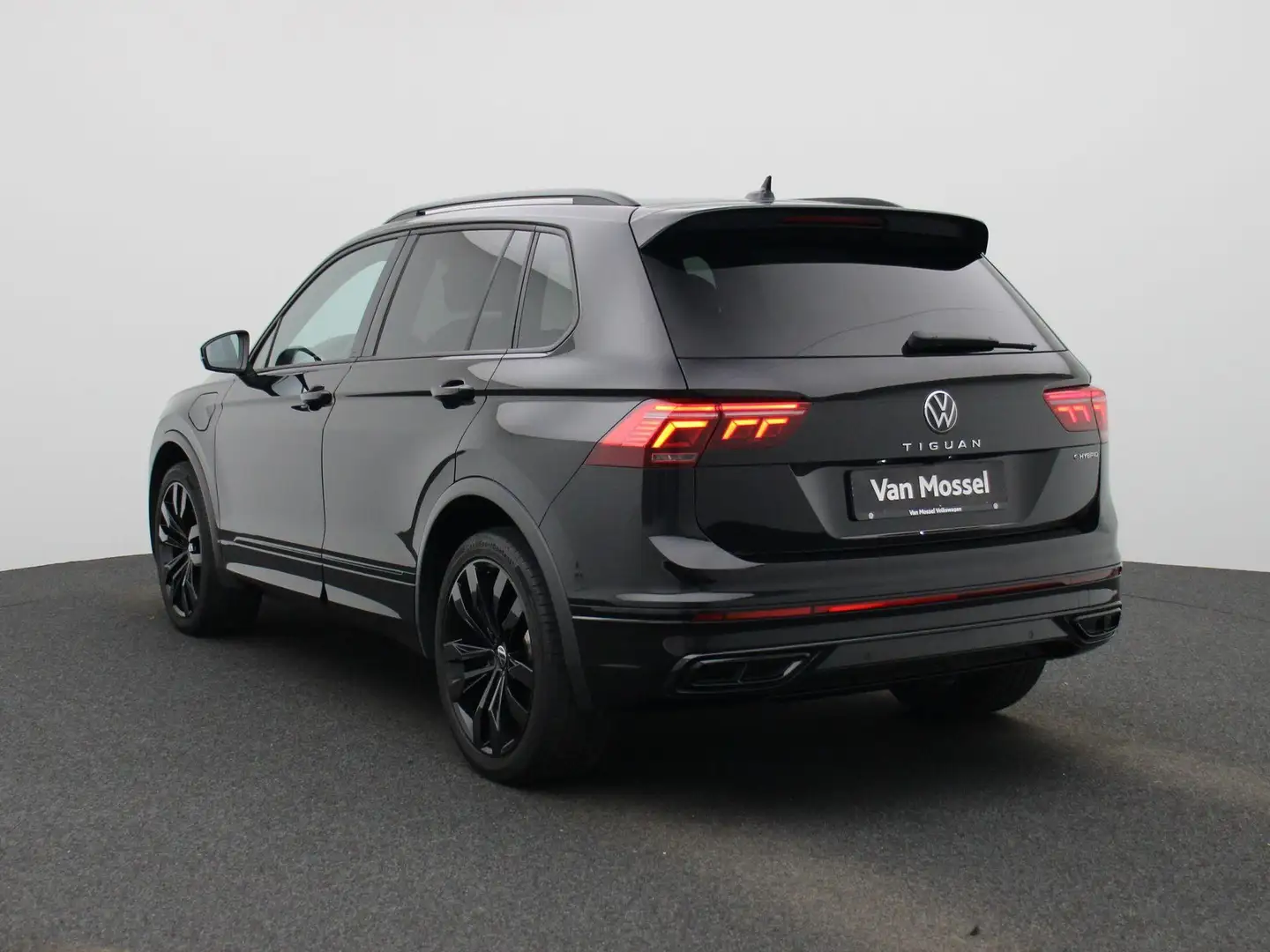 Volkswagen Tiguan 1.4 TSI eHybrid R-Line | 245 PK | Plug-In Hybride Чорний - 2