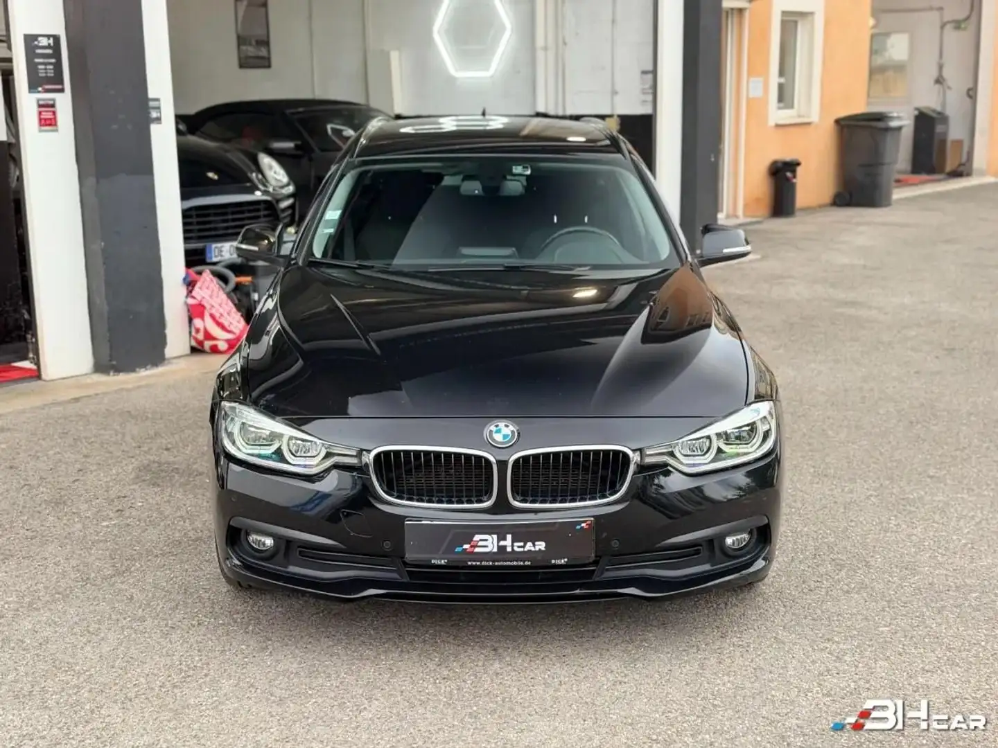 BMW 318 318 D LOUNGE 2.0 150cv Чорний - 2