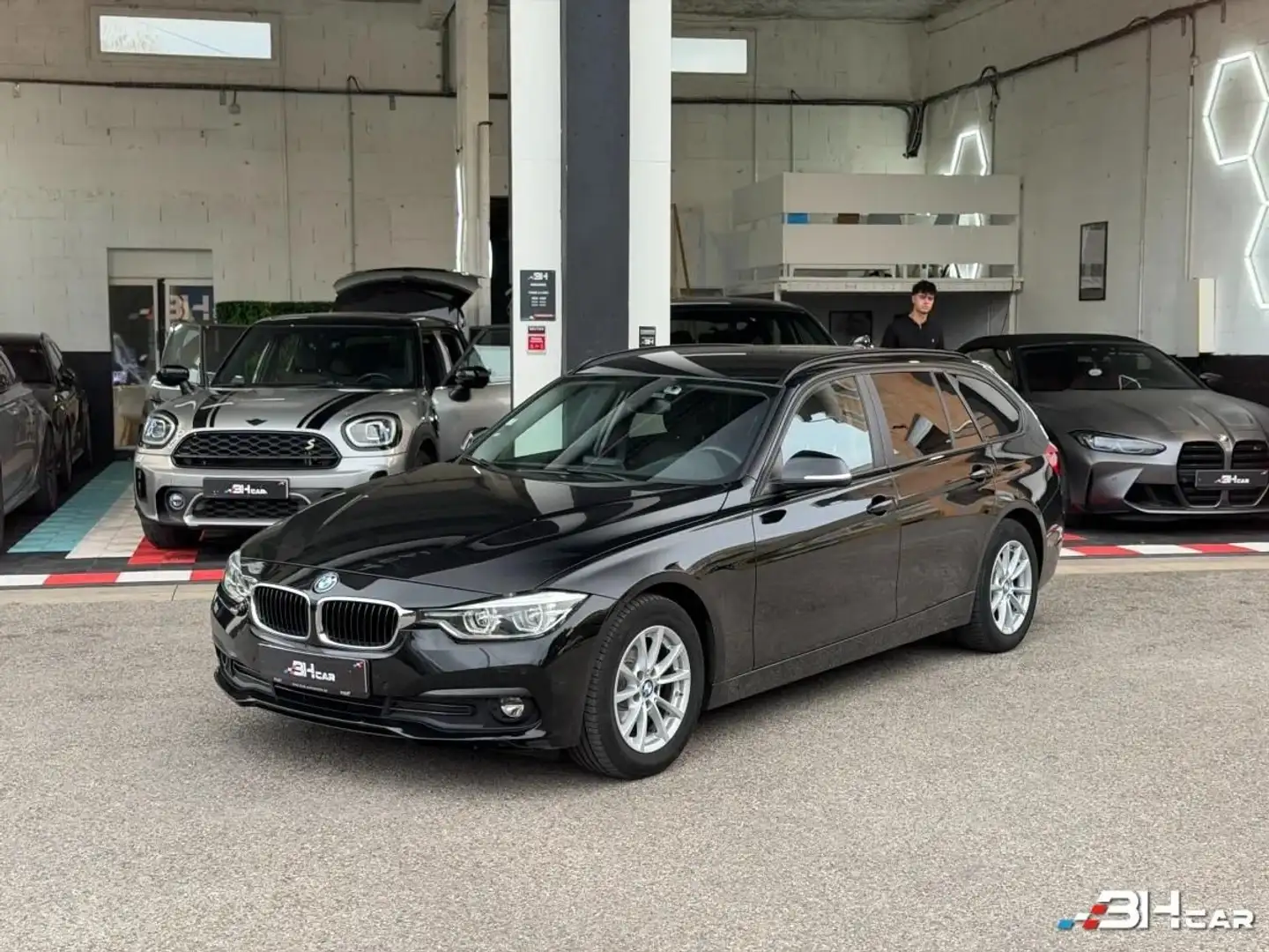 BMW 318 318 D LOUNGE 2.0 150cv Noir - 1