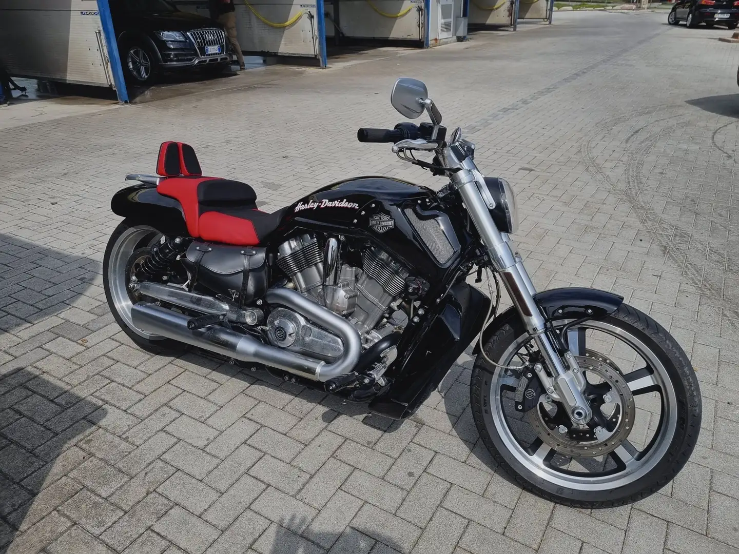 Harley-Davidson V-Rod muscle Rood - 2