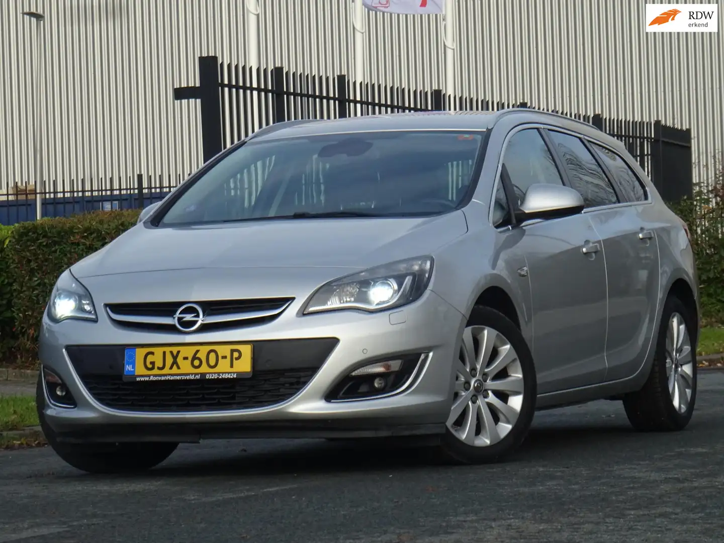 Opel Astra Sports Tourer 1.4 Turbo Sport + XENON/NAVI/LEER Grau - 1