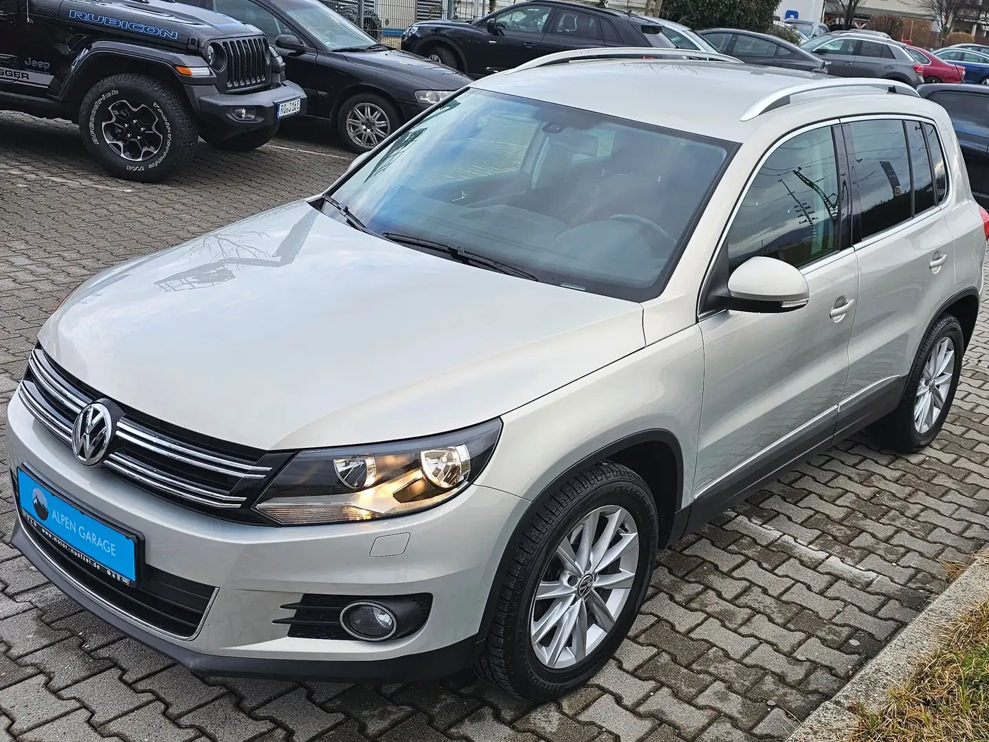 Volkswagen Tiguan 2.0 TDI*4Motion*DSG*Sport*Leder*Individual*AHK*SHZ Argento - 1