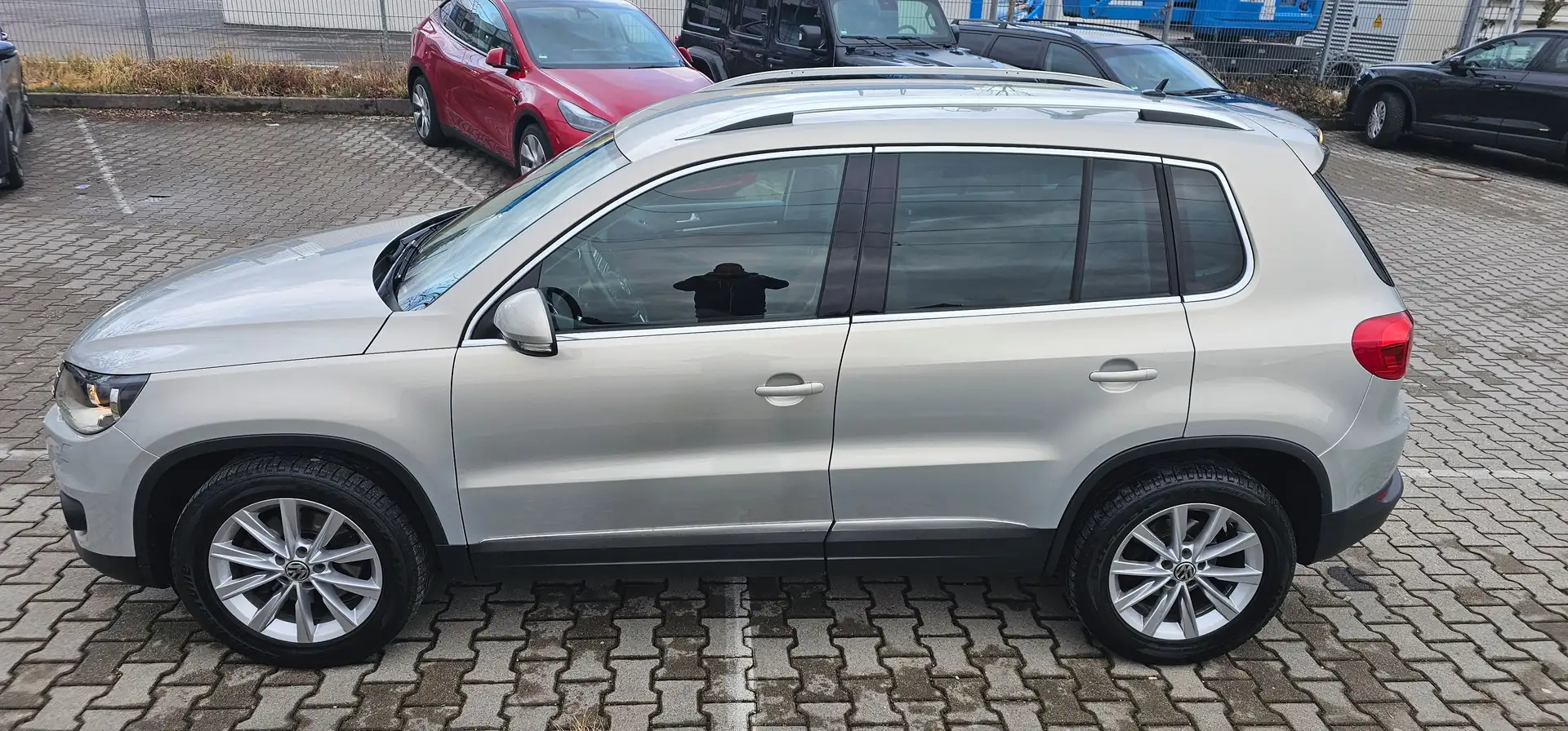 Volkswagen Tiguan 2.0 TDI*4Motion*DSG*Sport*Leder*Individual*AHK*SHZ Argento - 2