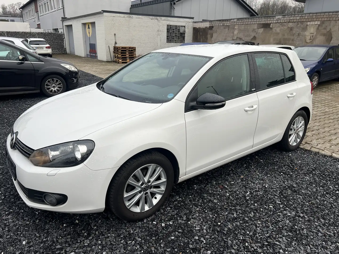 Volkswagen Golf Style 4/5 Türen aus 1 Hand TüV/AU 9/2026 Blanc - 1