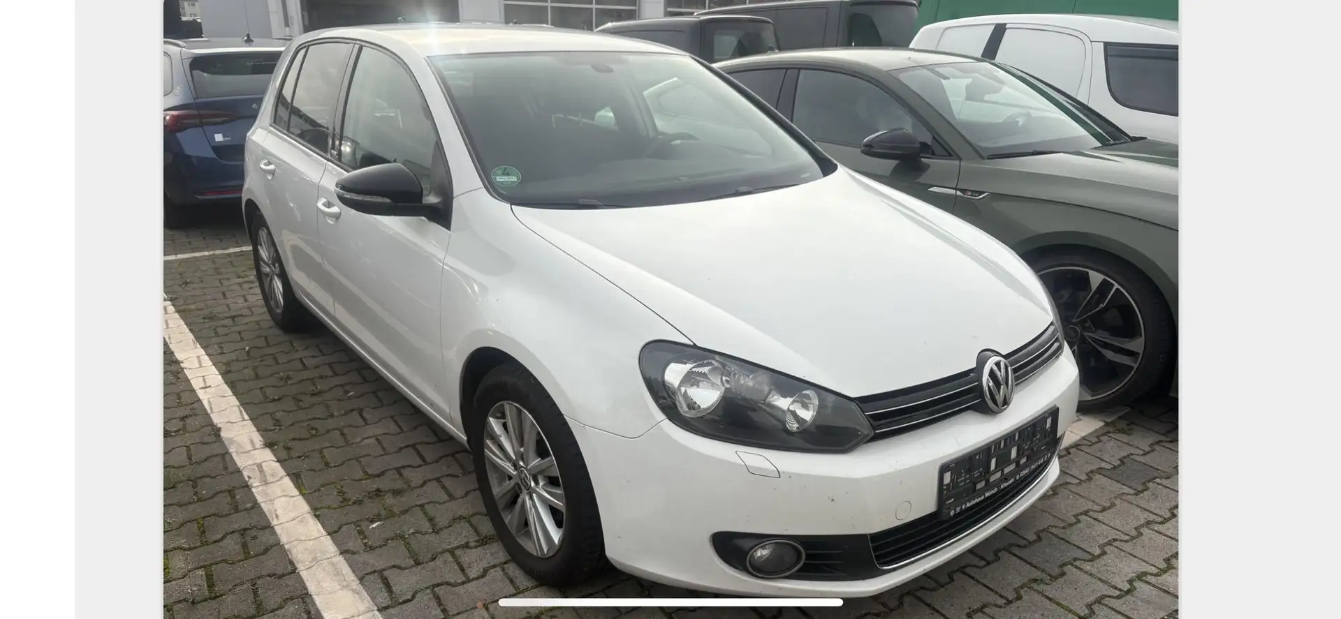 Volkswagen Golf Style 4/5 Türen aus 1 Hand TüV/AU 9/2026 Weiß - 2