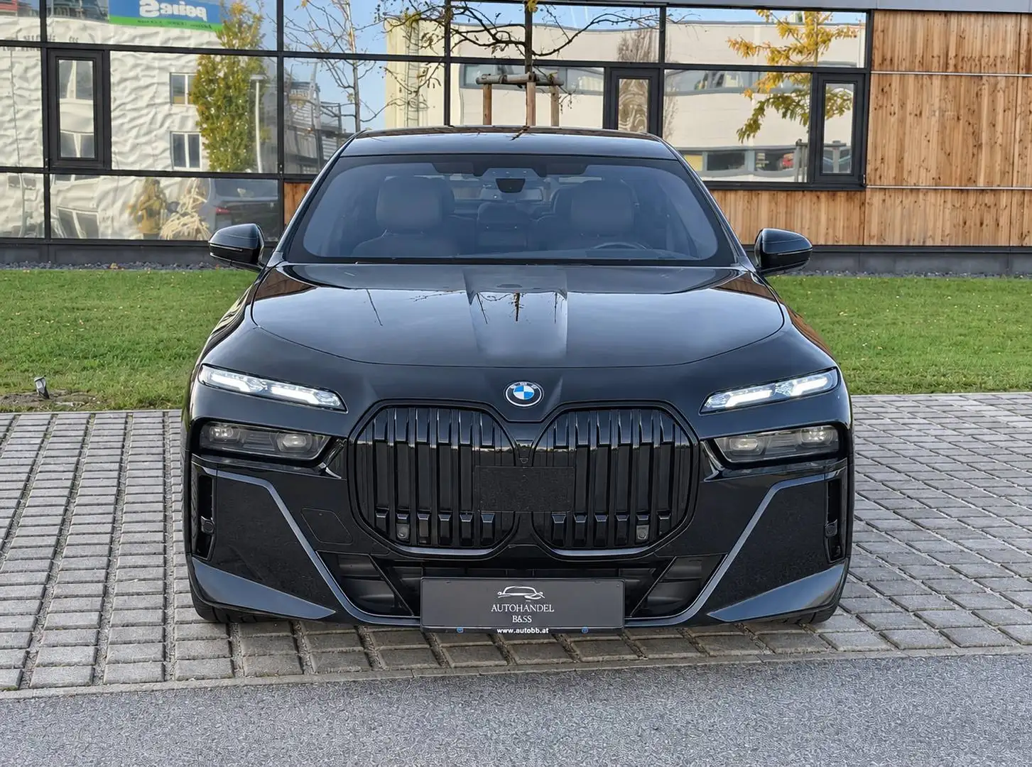 BMW 750 e *M-PAKET PRO, FOND TV, B&W, PANO-SKY, KRISTALL* Schwarz - 2