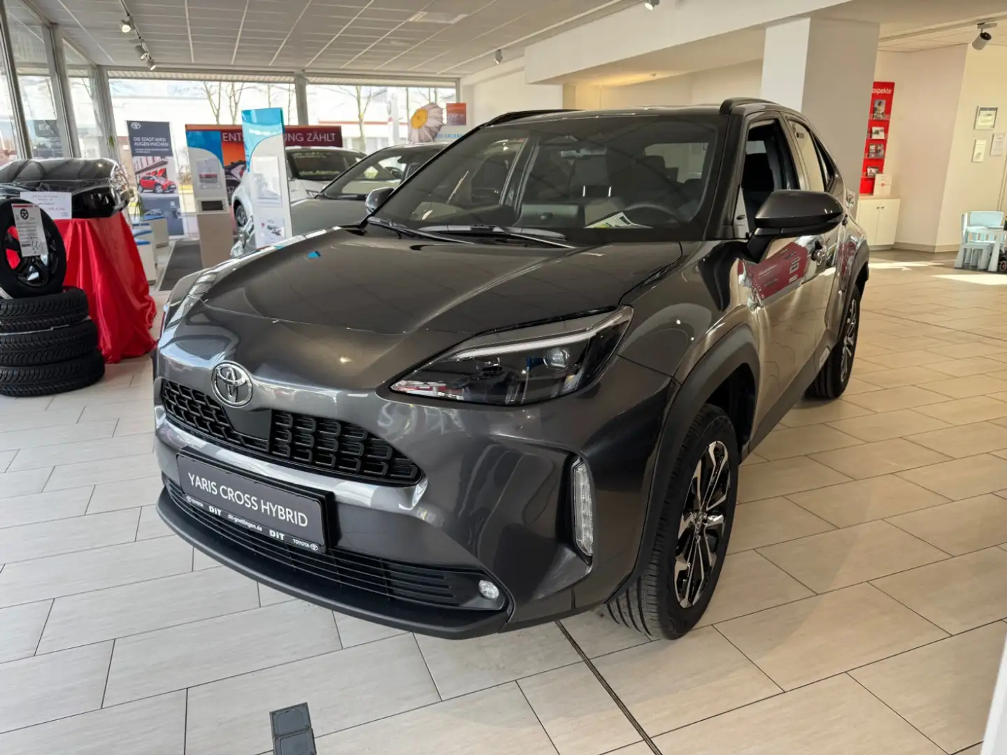 Toyota Yaris Cross 1.5 Hybrid Teamplayer + Winter FLA Blanc - 2