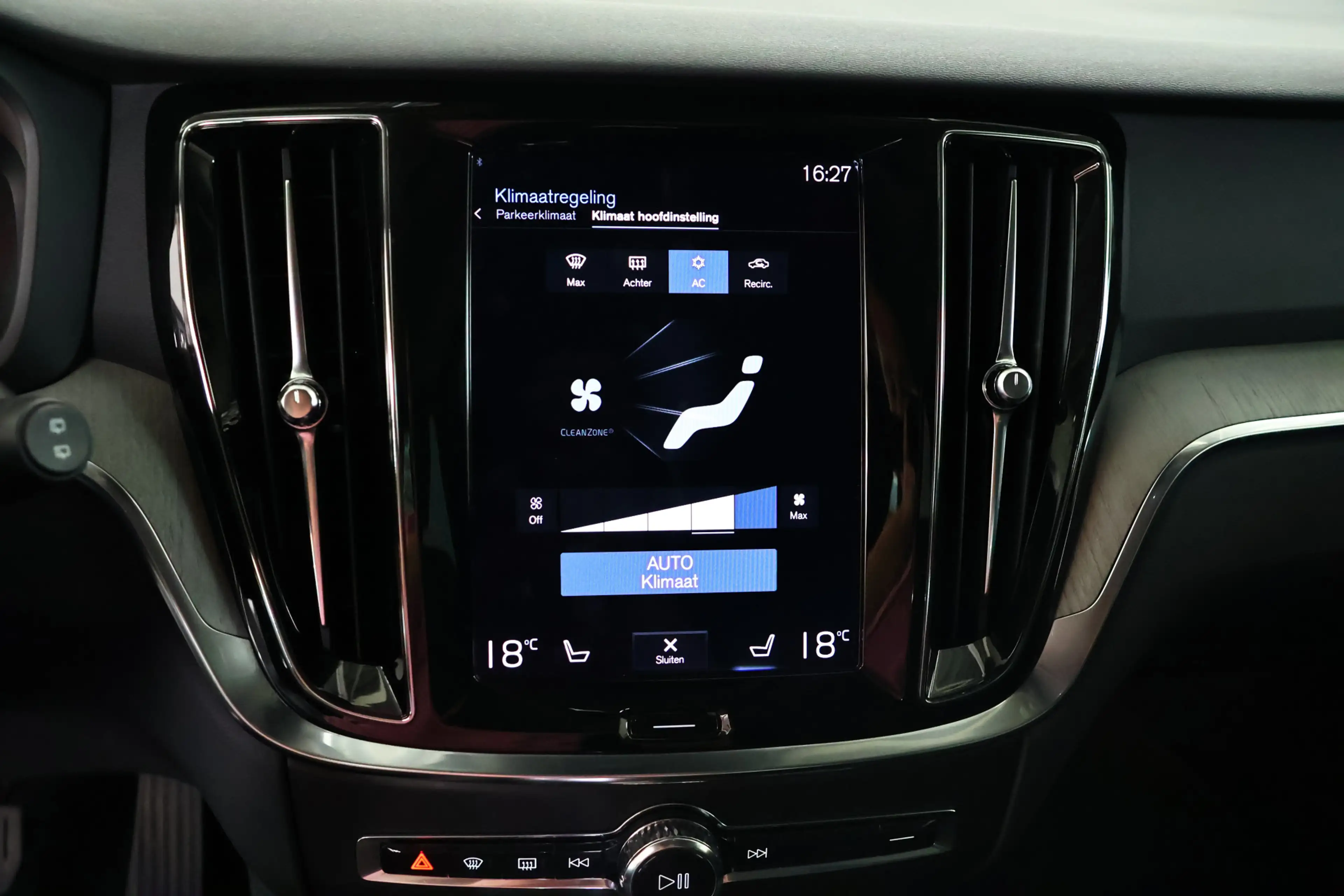 Volvo V60 2.0 T6 Recharge AWD Inscription / LED / Navi / Car — photo 20