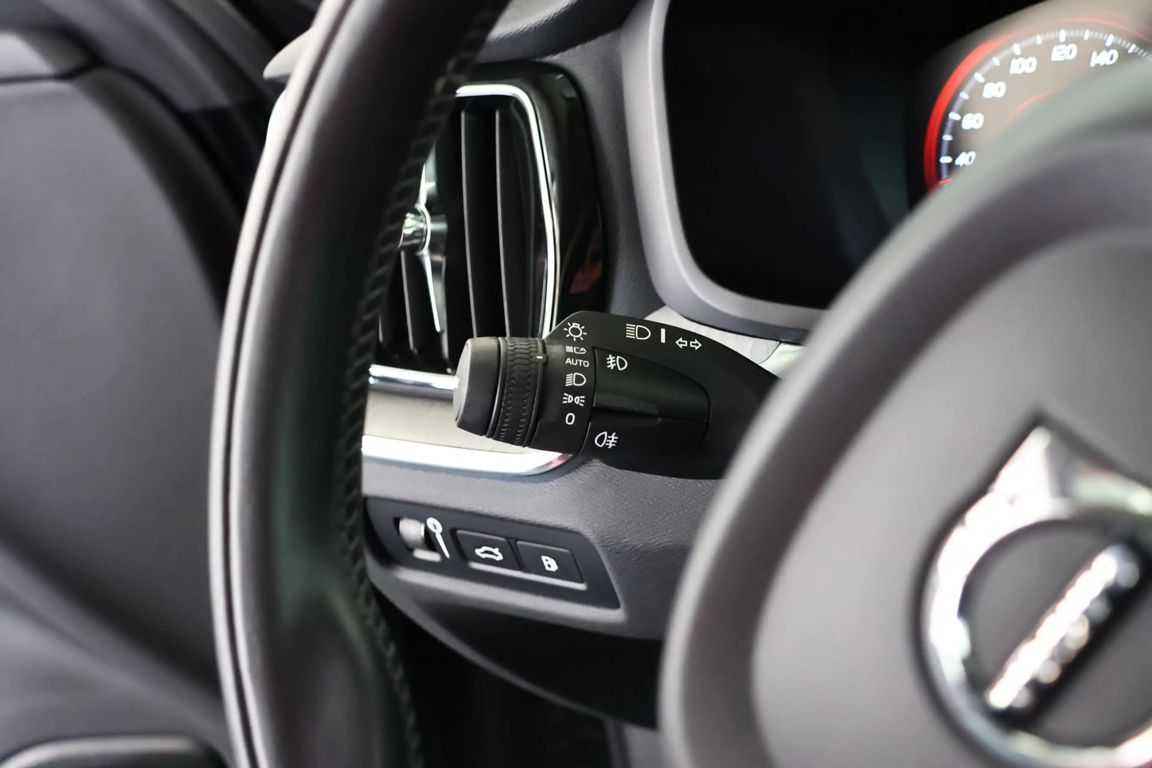 Volvo V60 2.0 T6 Recharge AWD Inscription / LED / Navi / Car — photo 25