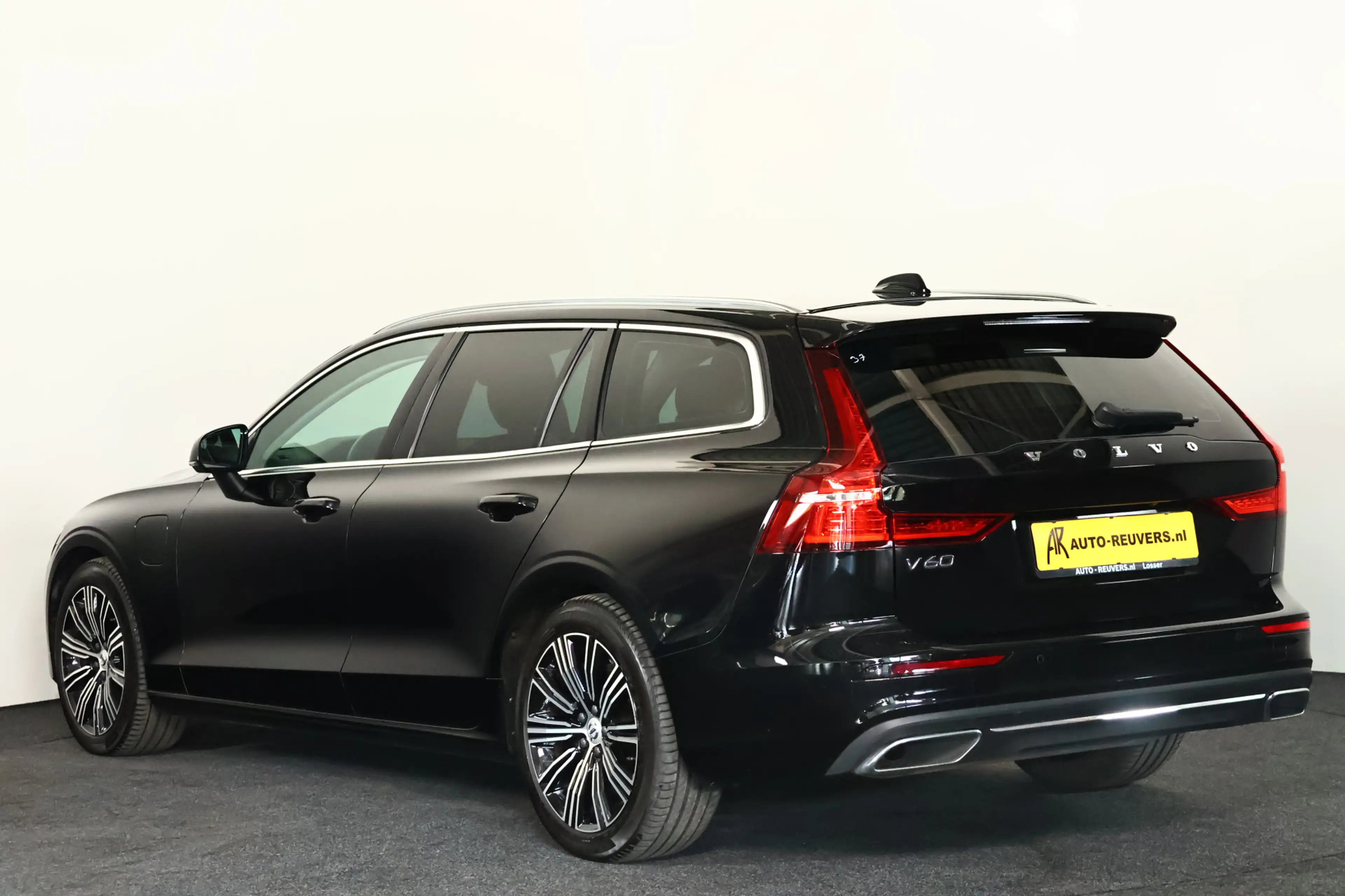 Volvo V60 2.0 T6 Recharge AWD Inscription / LED / Navi / Car — photo 5