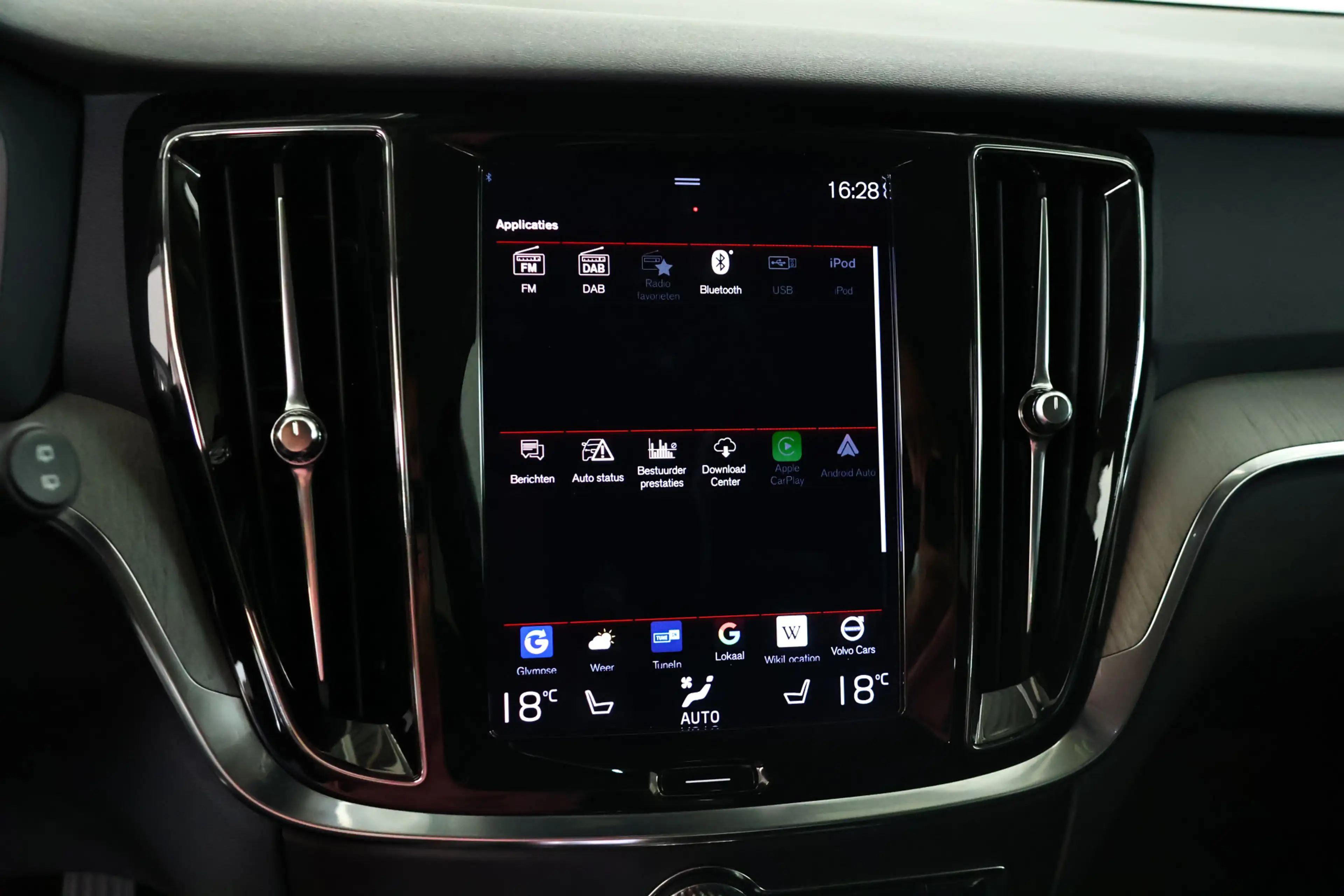 Volvo V60 2.0 T6 Recharge AWD Inscription / LED / Navi / Car — photo 19