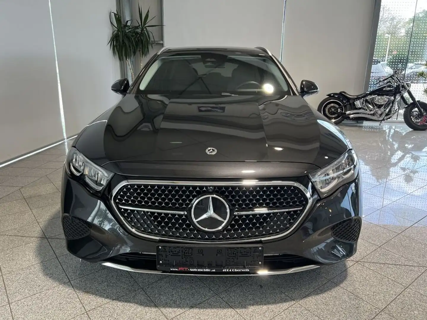 Mercedes-Benz E 300 de 4Matic Avantgarde Advanced Grau - 2
