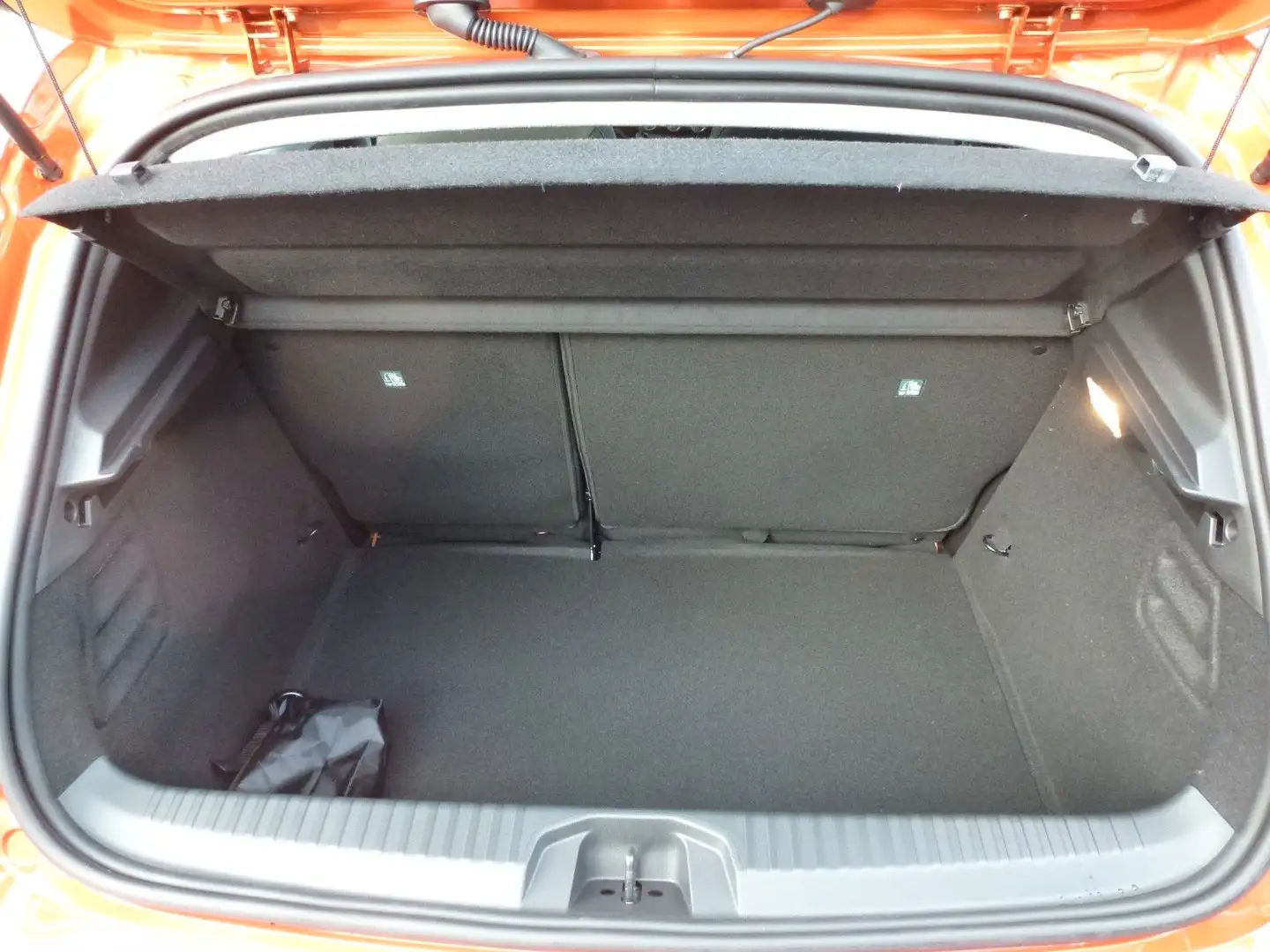 Renault Clio Evolution Eco-G 100 LPG Naranja - 2