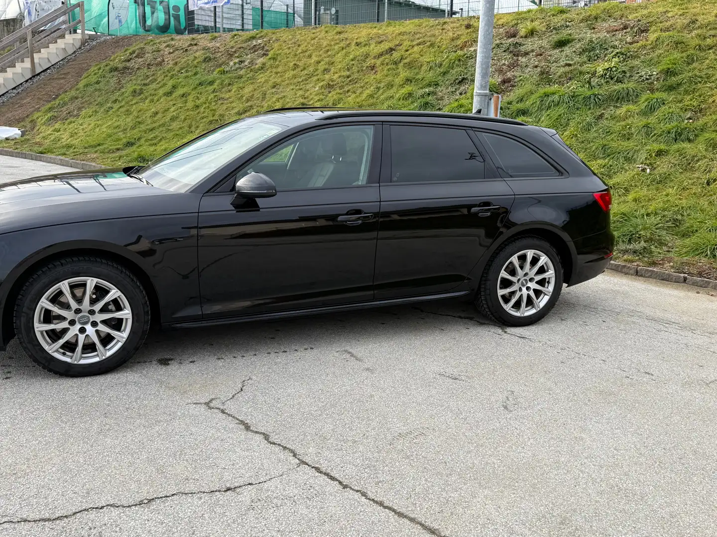 Audi A4 A4 Avant 2,0 TDI quattro S-tronic Schwarz - 2