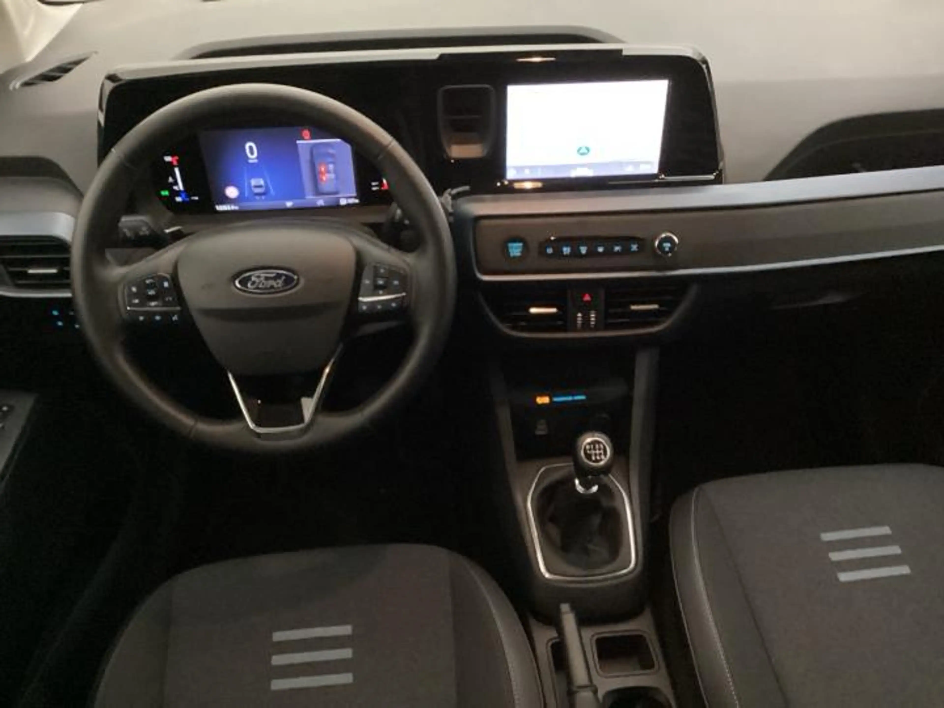 Ford Tourneo Courier Active AHK — photo 4