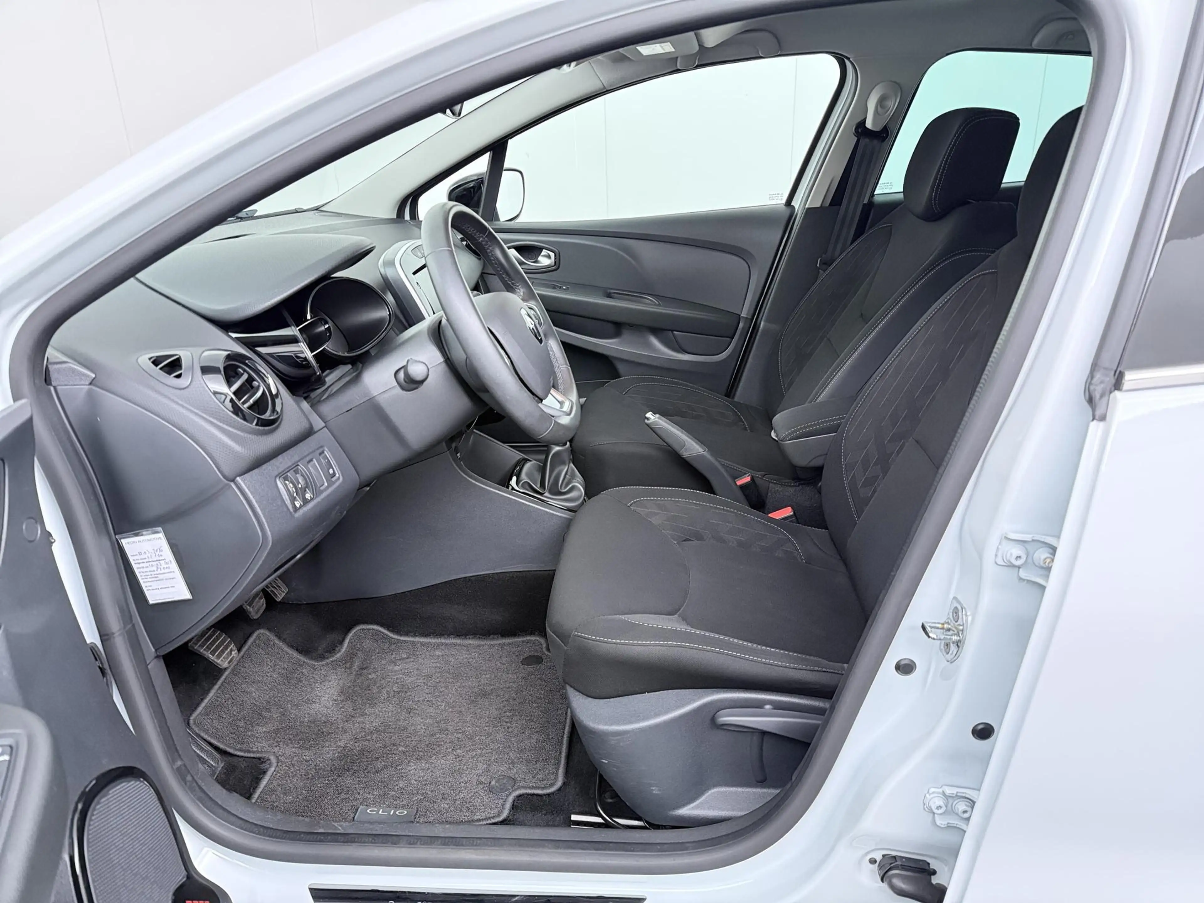 Renault Clio TCe 90 Limited | navigatie | parkeersensoren | air — photo 13