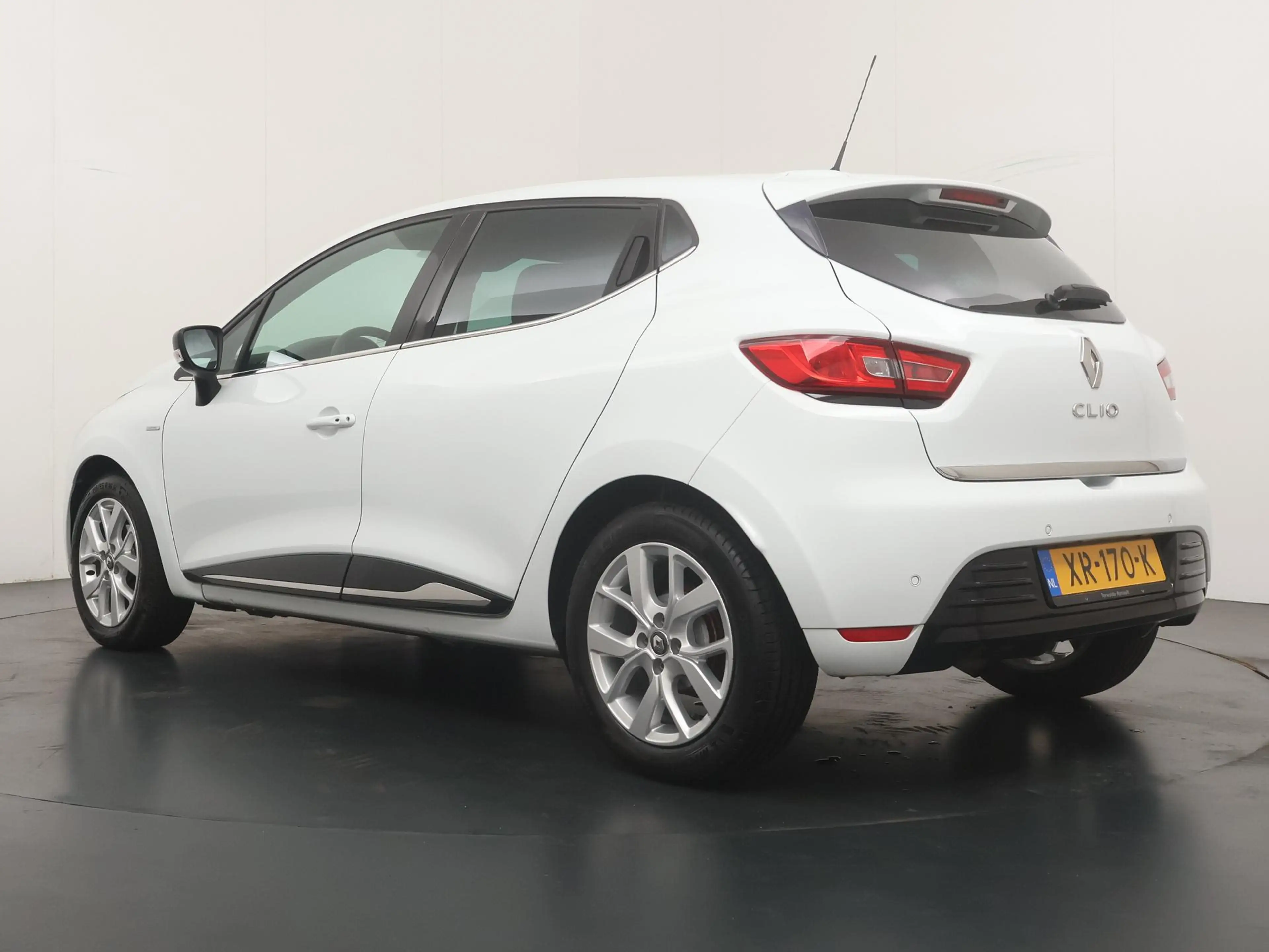 Renault Clio TCe 90 Limited | navigatie | parkeersensoren | air — photo 3