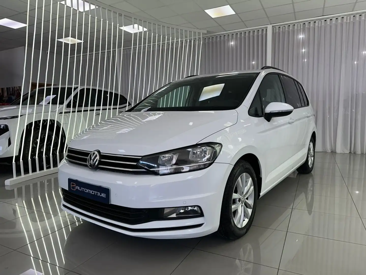 Volkswagen Touran 1.6TDI CR BMT Advance DSG7 85kW Blanco - 1