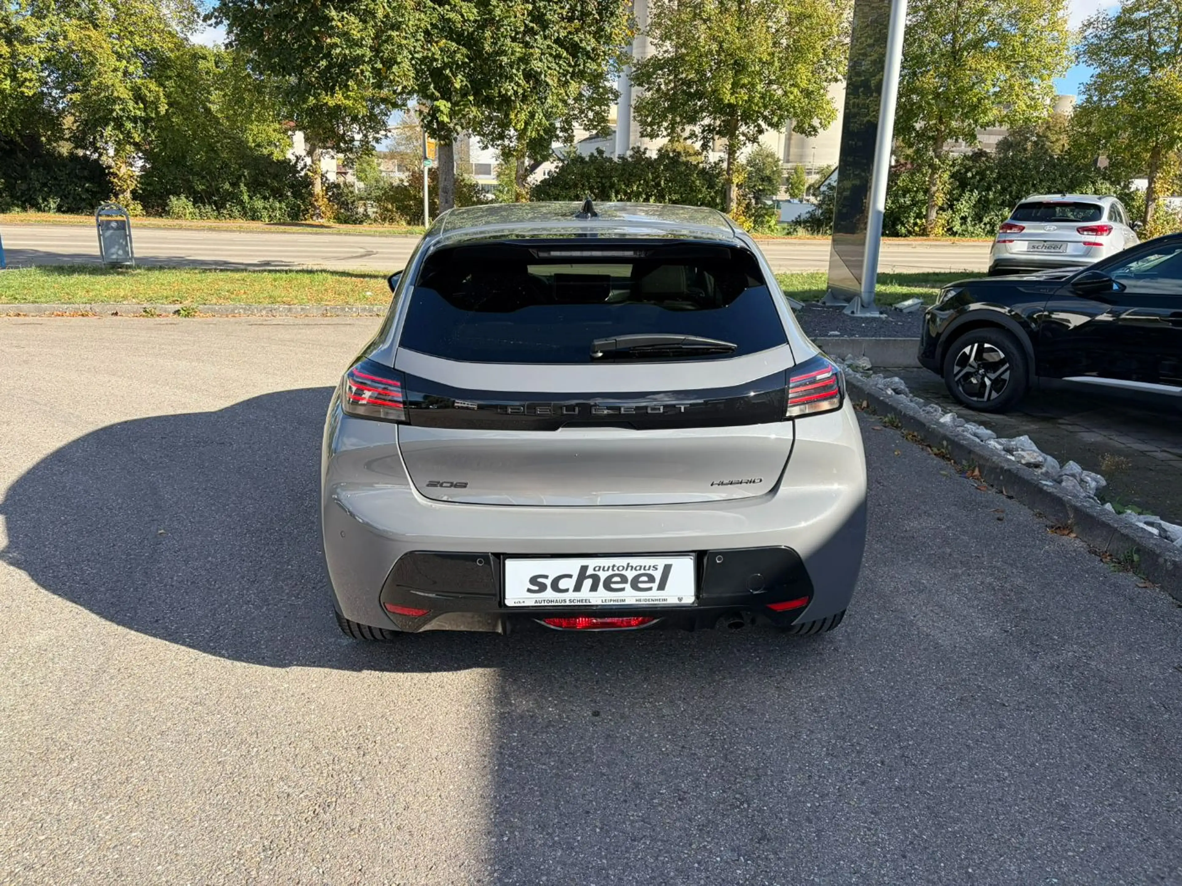 Peugeot 208 1.2 100 A llure KeyLess/LED/PDC/SHZ/AUT/LM — photo 8
