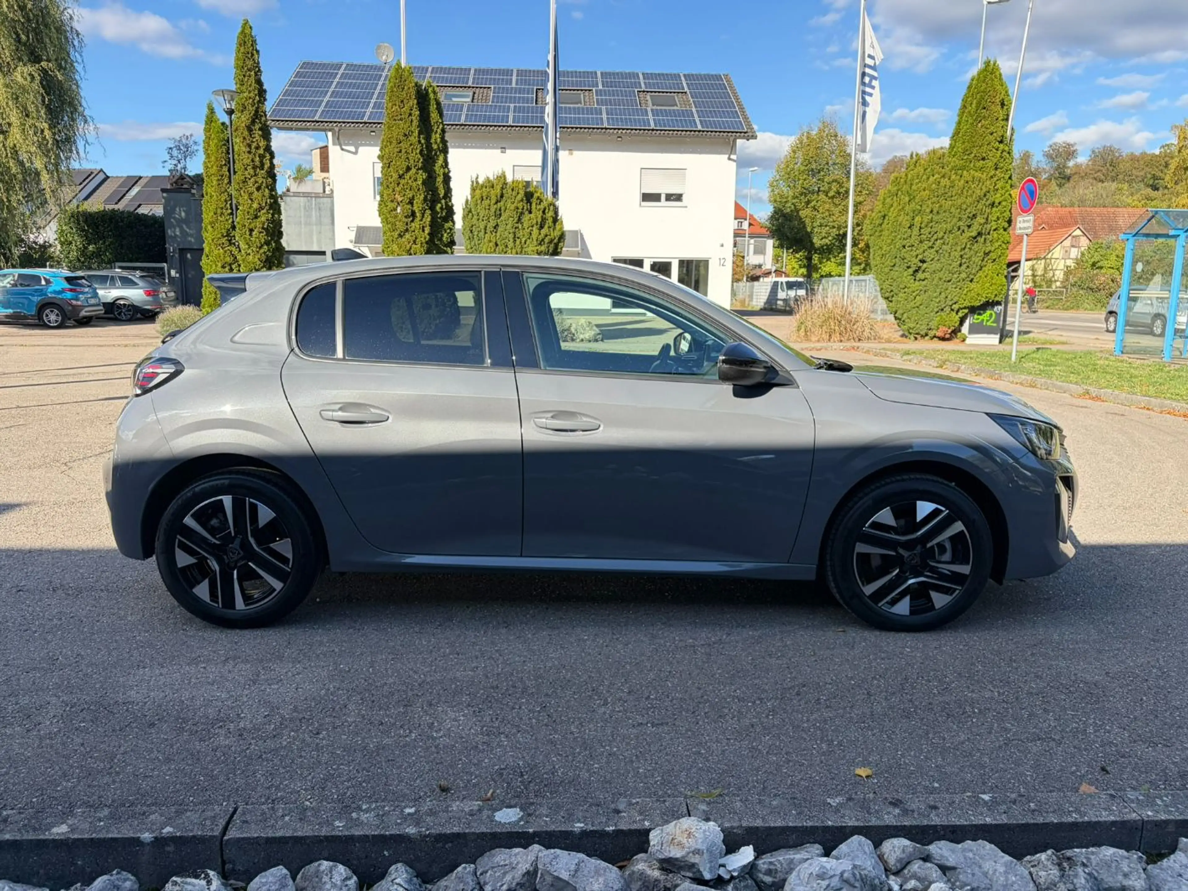 Peugeot 208 1.2 100 A llure KeyLess/LED/PDC/SHZ/AUT/LM — photo 11