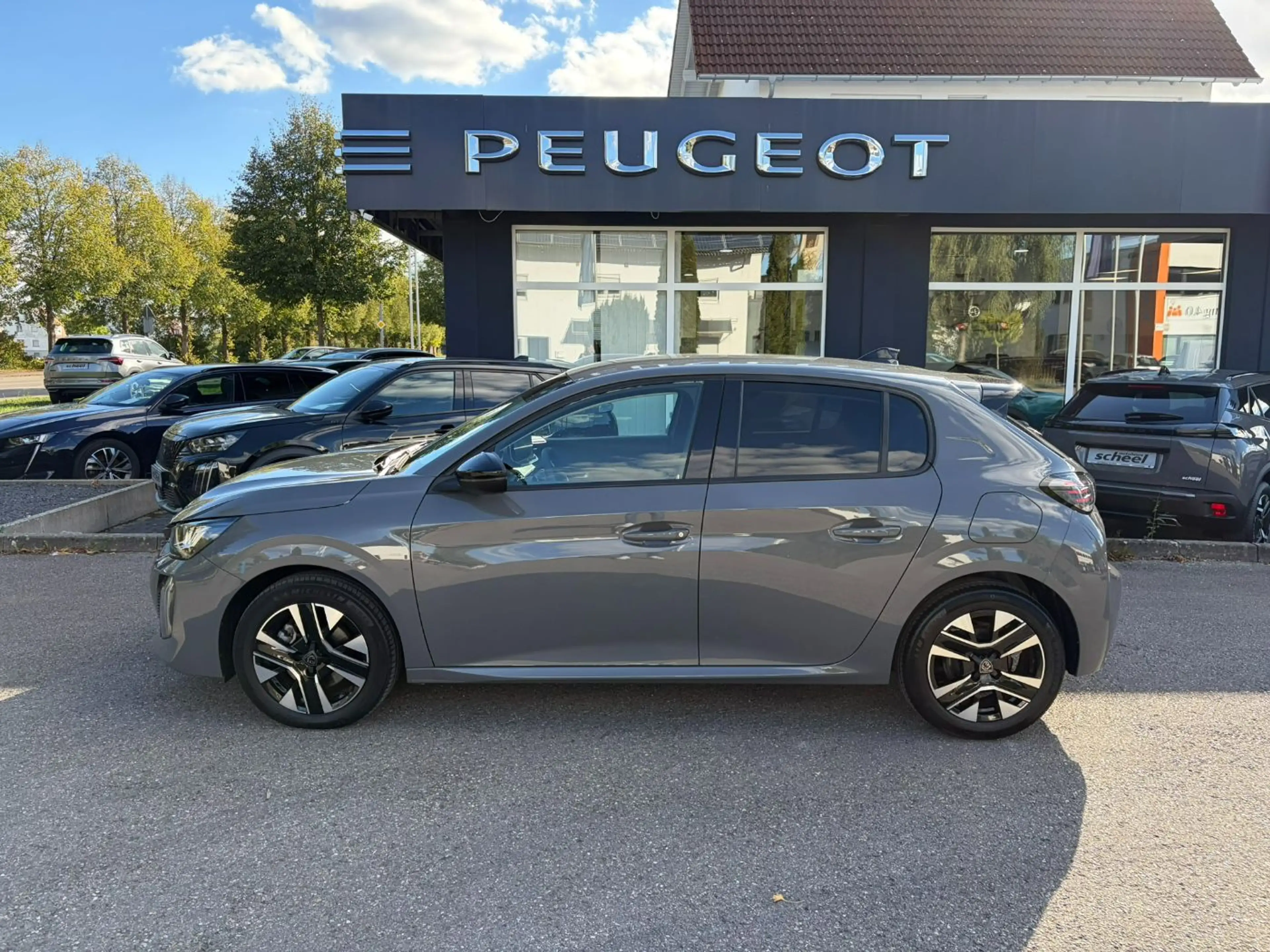 Peugeot 208 1.2 100 A llure KeyLess/LED/PDC/SHZ/AUT/LM — photo 4