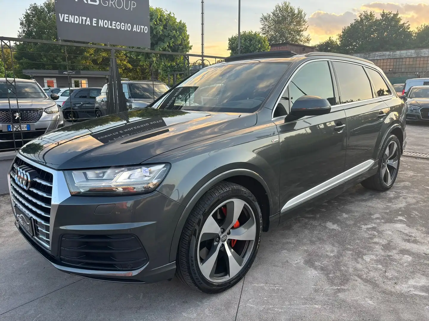 Audi Q7 3.0 tdi Business quattro 7posti tiptronic Grau - 1