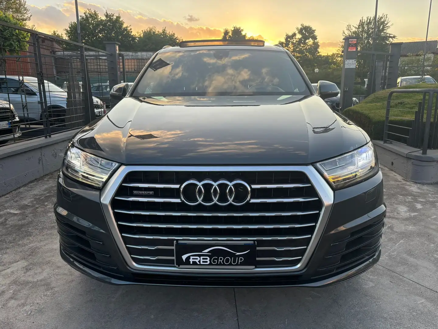 Audi Q7 3.0 tdi Business quattro 7posti tiptronic Grau - 2