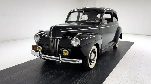 Ford Autres Deluxe