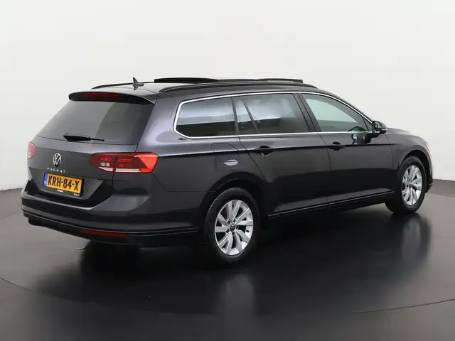 Volkswagen Passat view 5