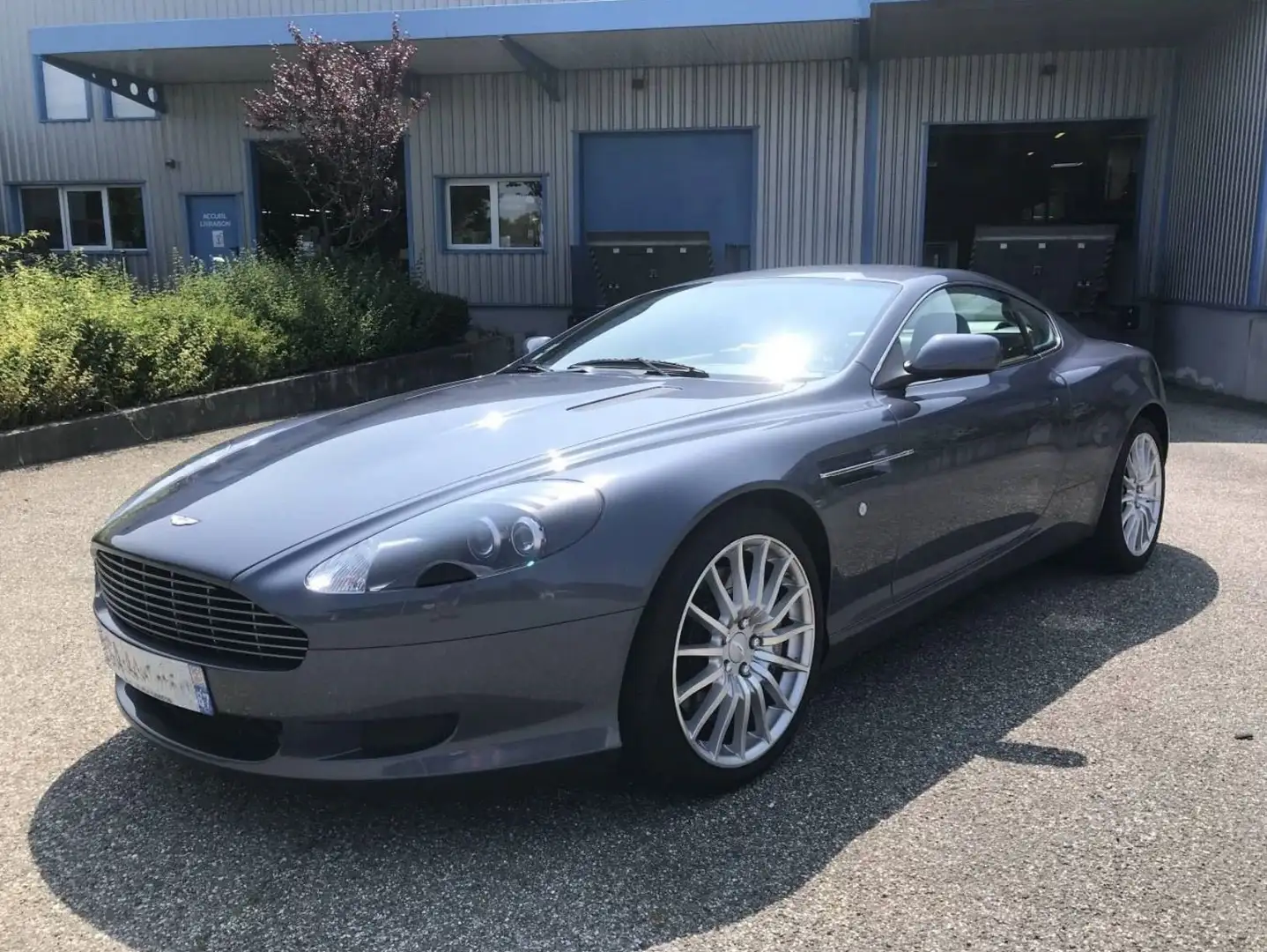Aston Martin DB9 DB9 Coupé Touchtronic A Grau - 1