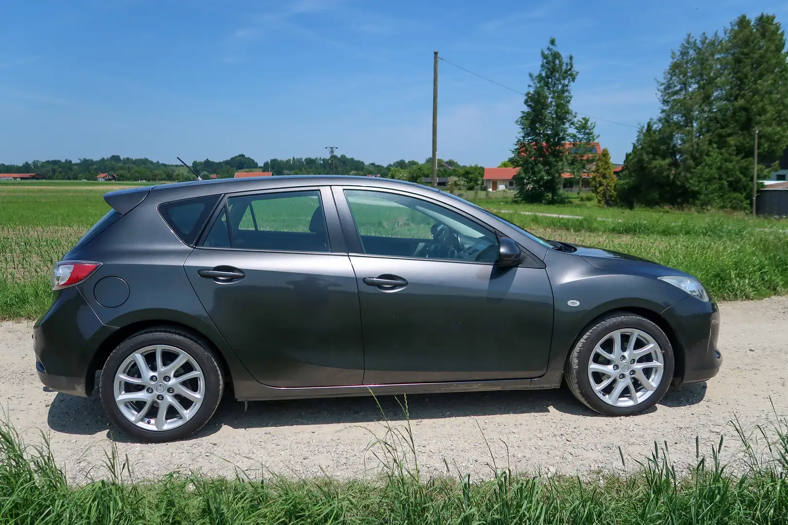 Mazda 3 Mazda 3 S 1,6L MZ-CD 115 PS 5T 6GS AL-EDITION Grau - 1