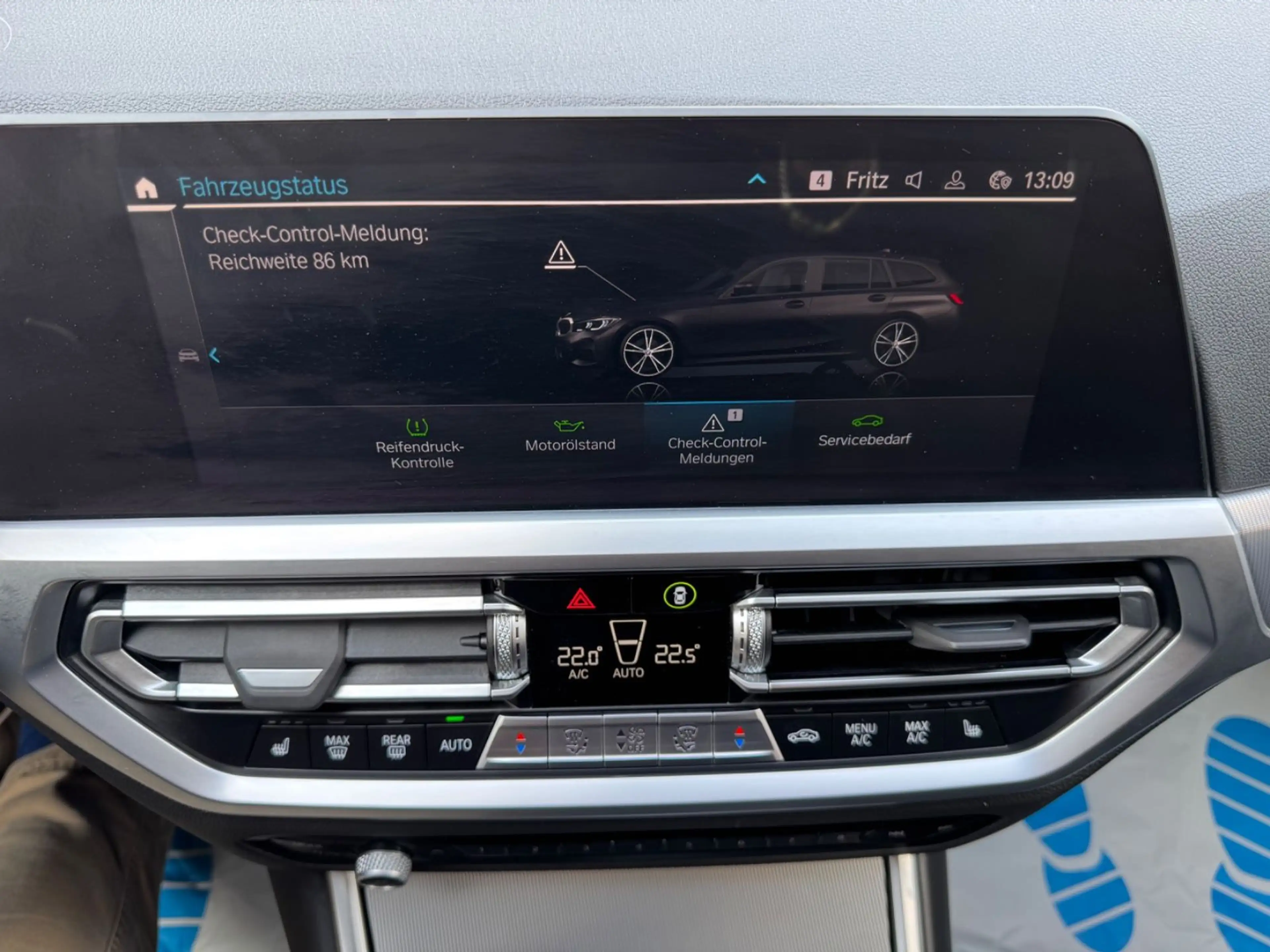 BMW 330 Touring xDrive M Sport — photo 13