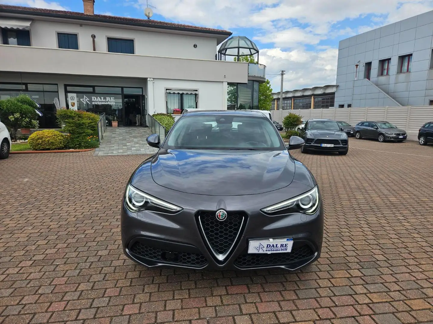 Alfa Romeo Stelvio 2.2 Turbodiesel 190 CV AT8 Q4 Business Grigio - 1