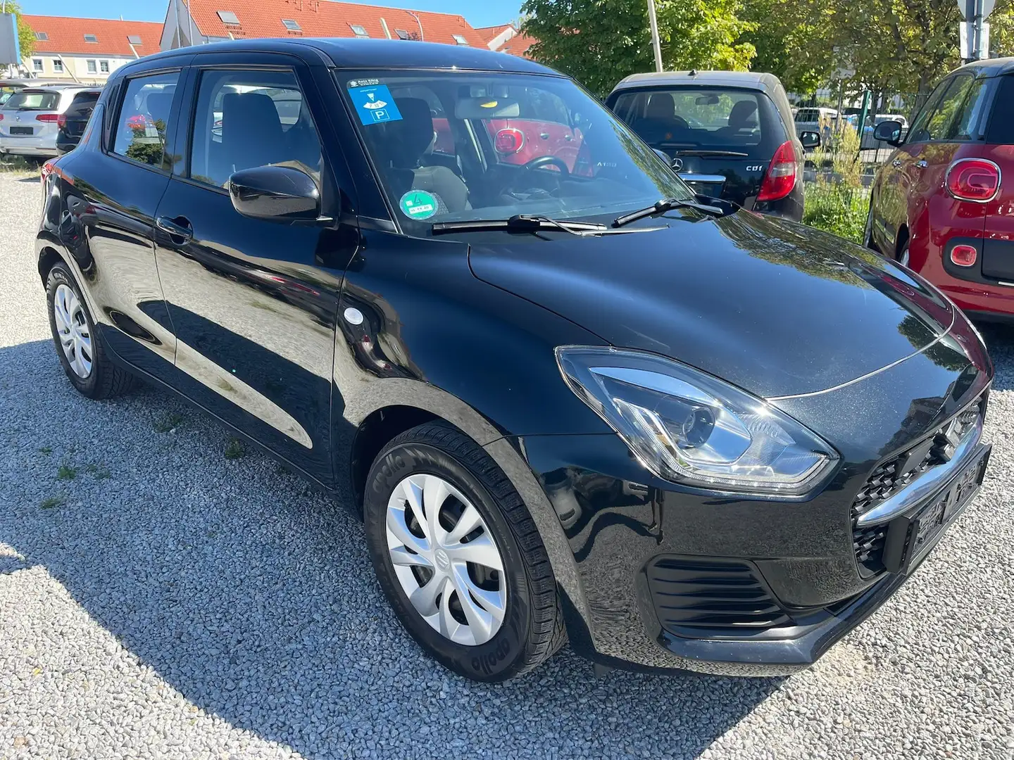 Suzuki Swift 1,2 Hybrid/Benzin Schwarz - 1