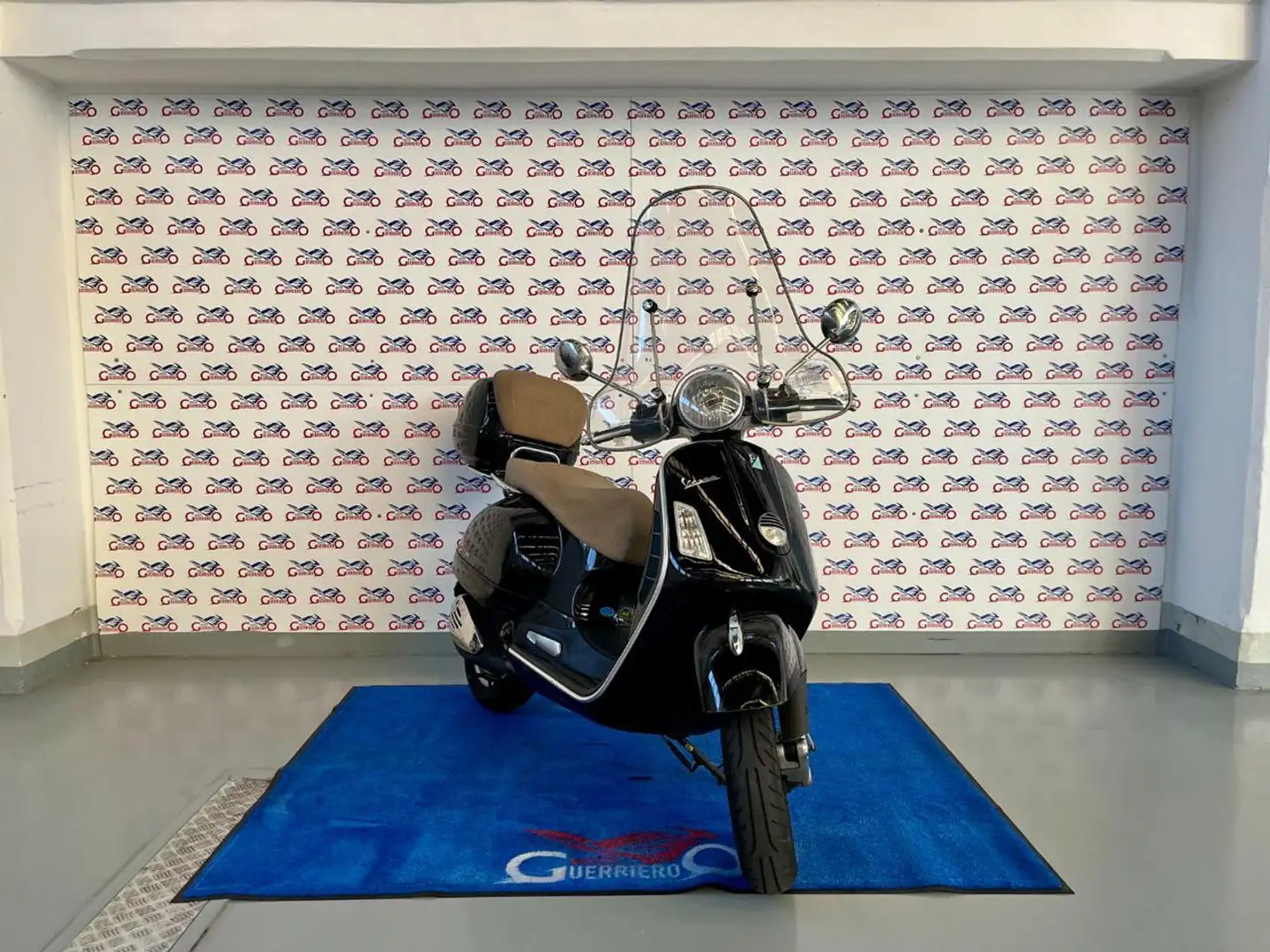 Vespa GTS 250 Garantita e Finanziabile Nero - 2
