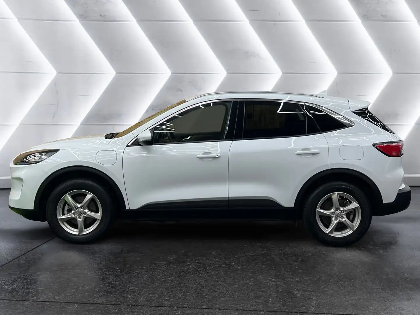 Ford Kuga 2,5 Duratec PHEV Aut. **Titanium X** Weiß - 2