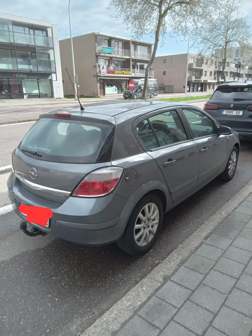 Opel Astra 1.6 benzine Gris - 2