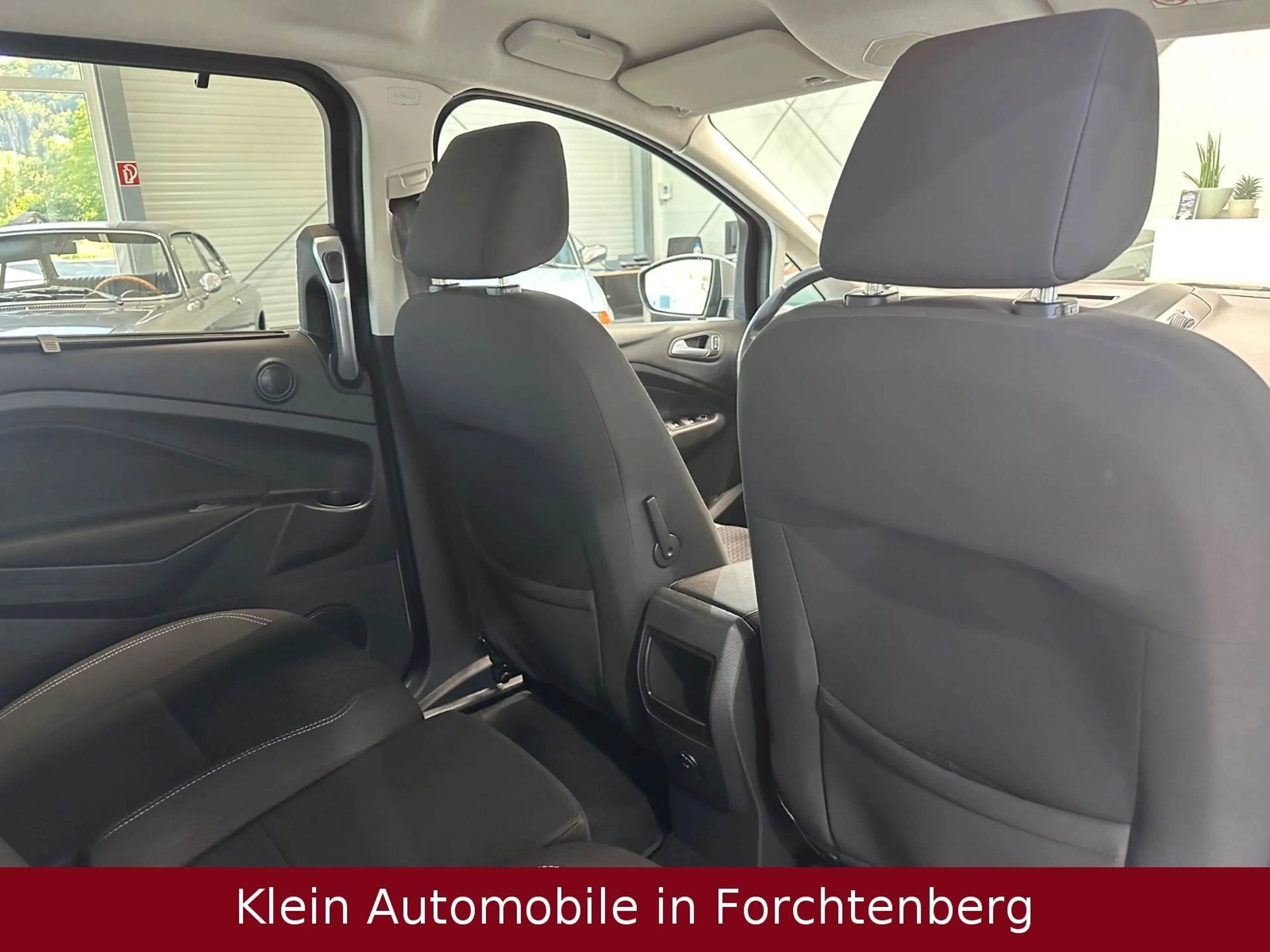 Ford Grand C-Max Grand C-MAX Cool&Connect Navi Kamera PDC 7Sitzer — photo 11