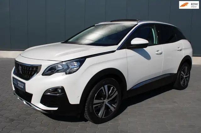 Peugeot 3008 1.2 Pure Tech Allure SCHUIFDAK TREKHAAK