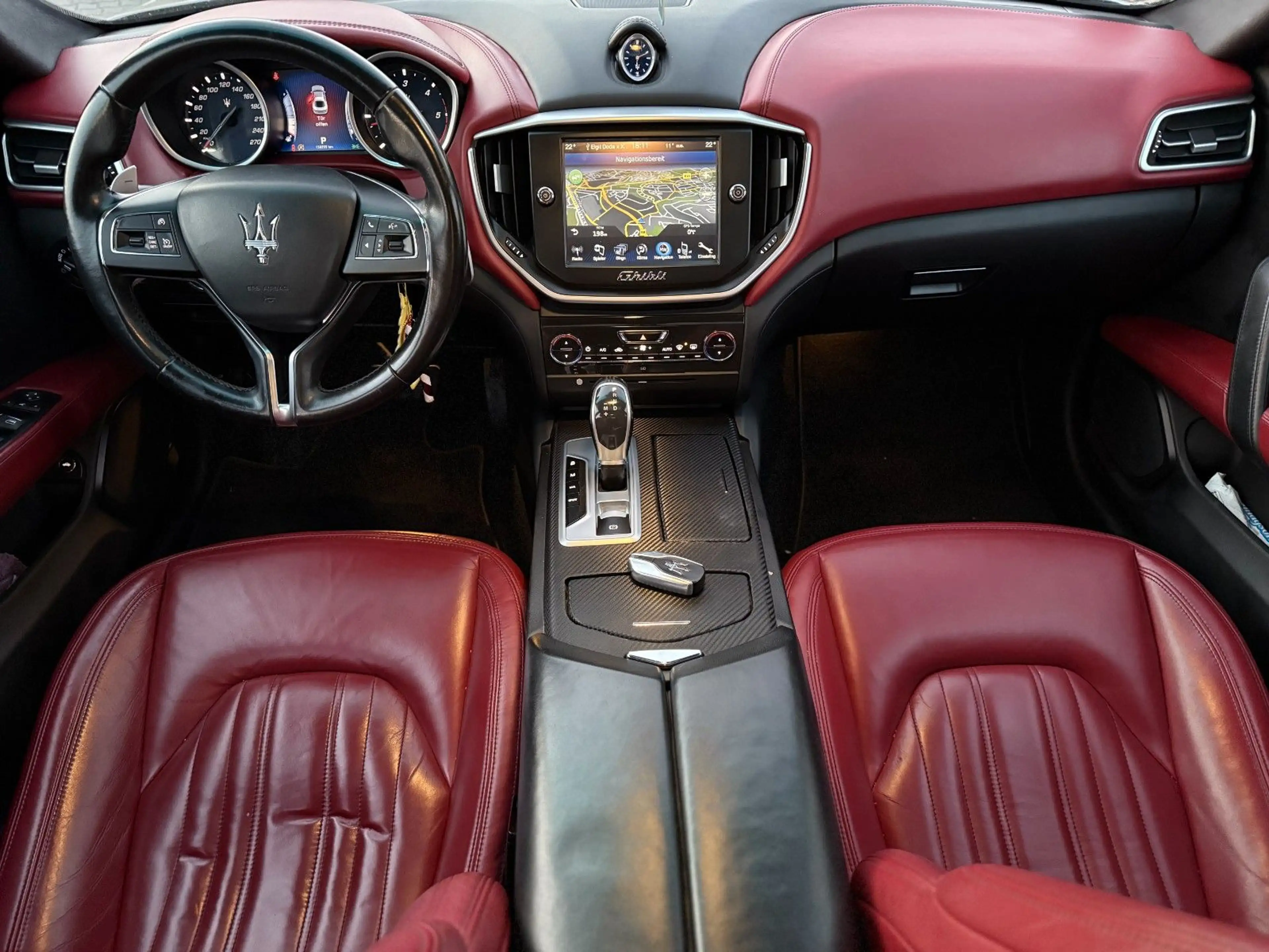 Maserati Ghibli 3.0 V6 Leder Rot Navi Kamera SHZ TÜV EU6 — photo 14