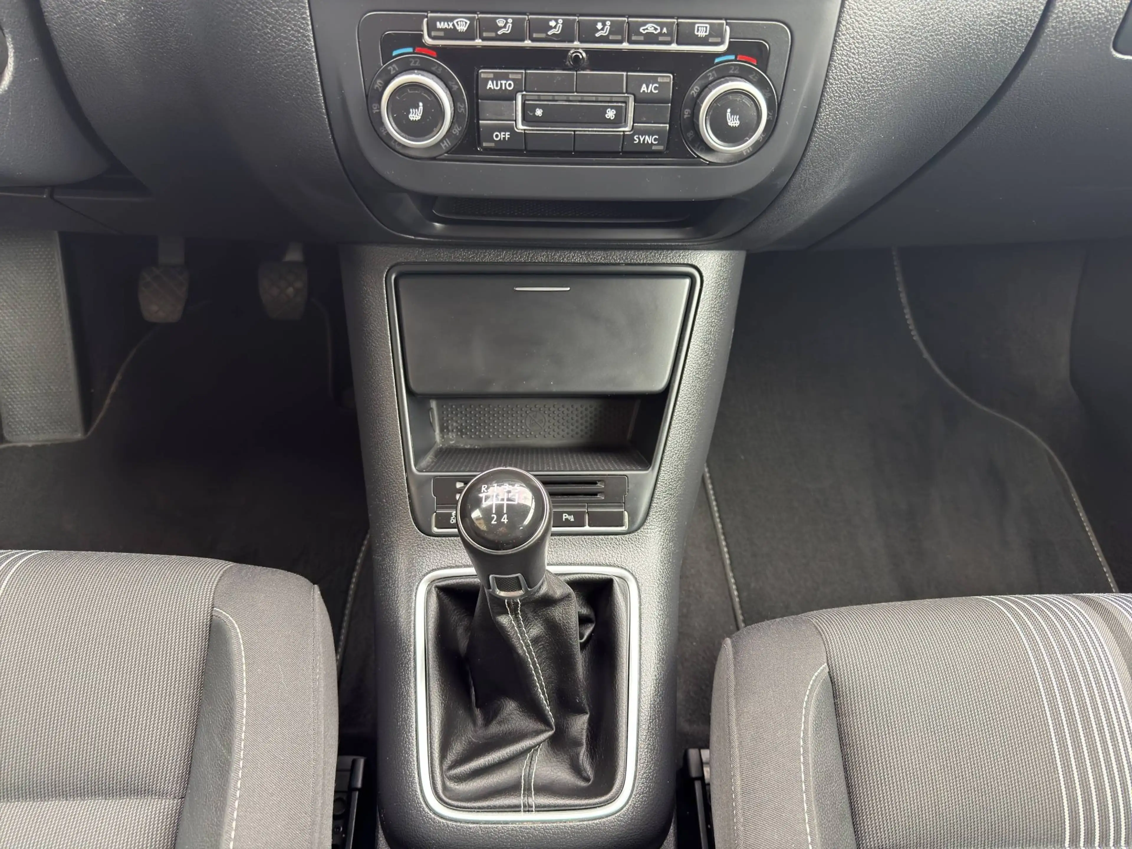 Volkswagen Golf Plus 1.6 TDI Match — photo 15