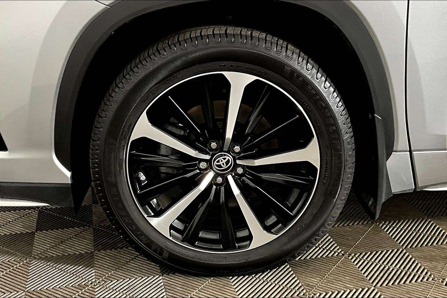 used 2021 Toyota Highlander car, priced at $35,998