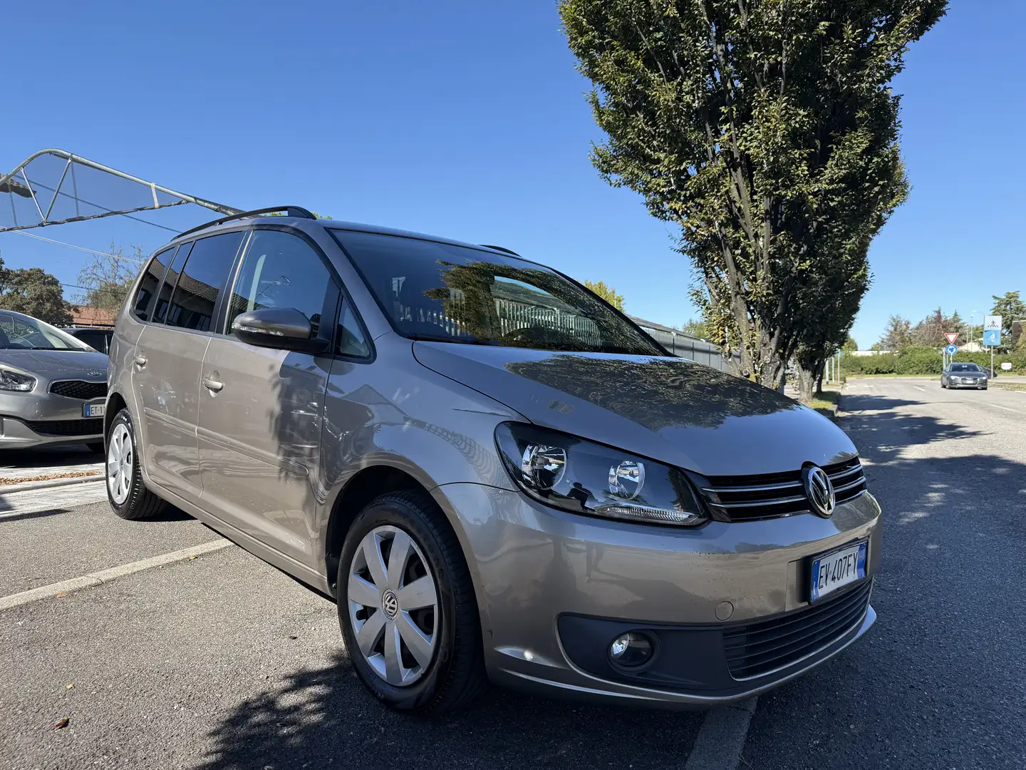 Volkswagen Touran 1.6 tdi  7-posti Comfortline Business Bronzo - 1