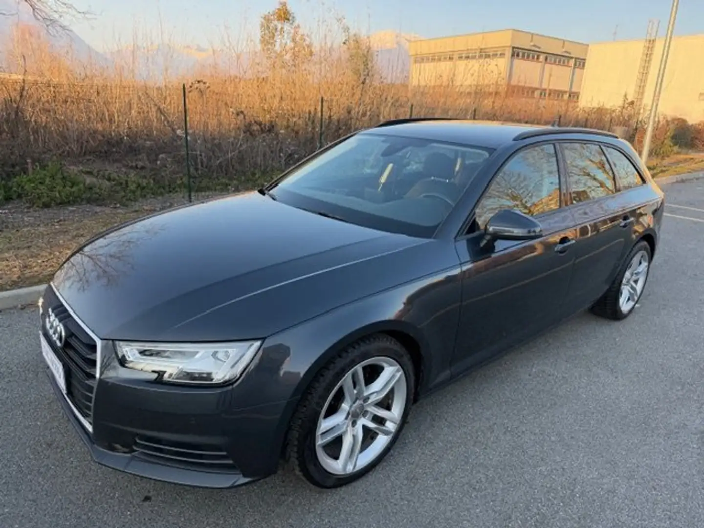 Audi A4 Avant 2.0 tdi Sport 150cv Grau - 2
