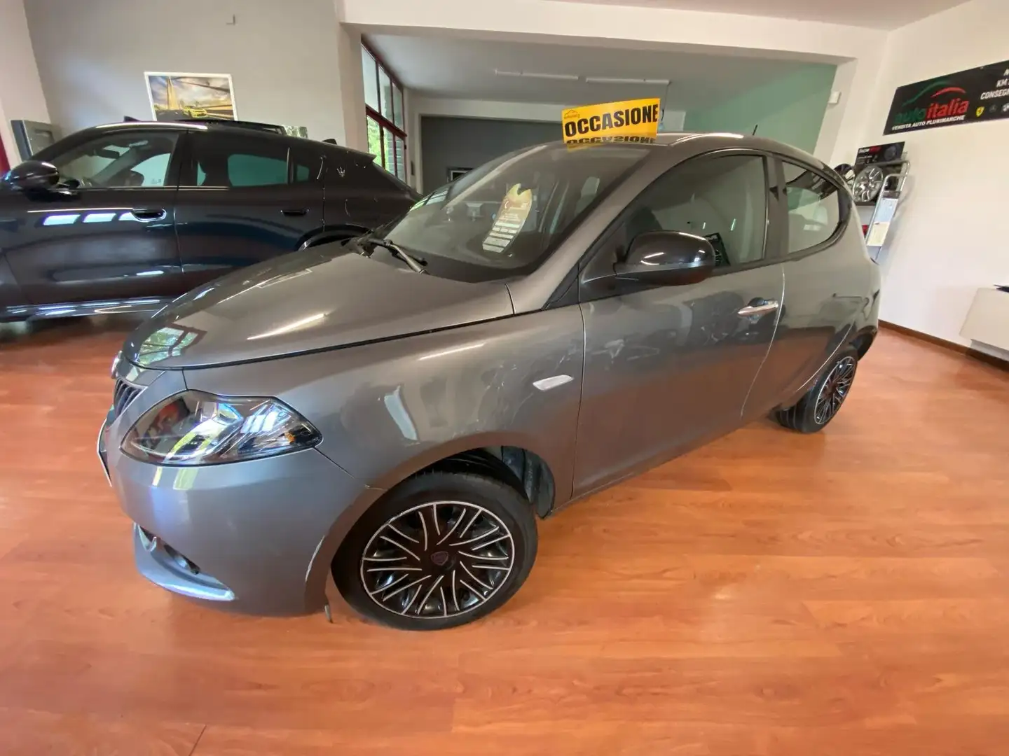 Lancia Ypsilon Ypsilon 1.0 firefly hybrid Silver Plus s Grigio - 1